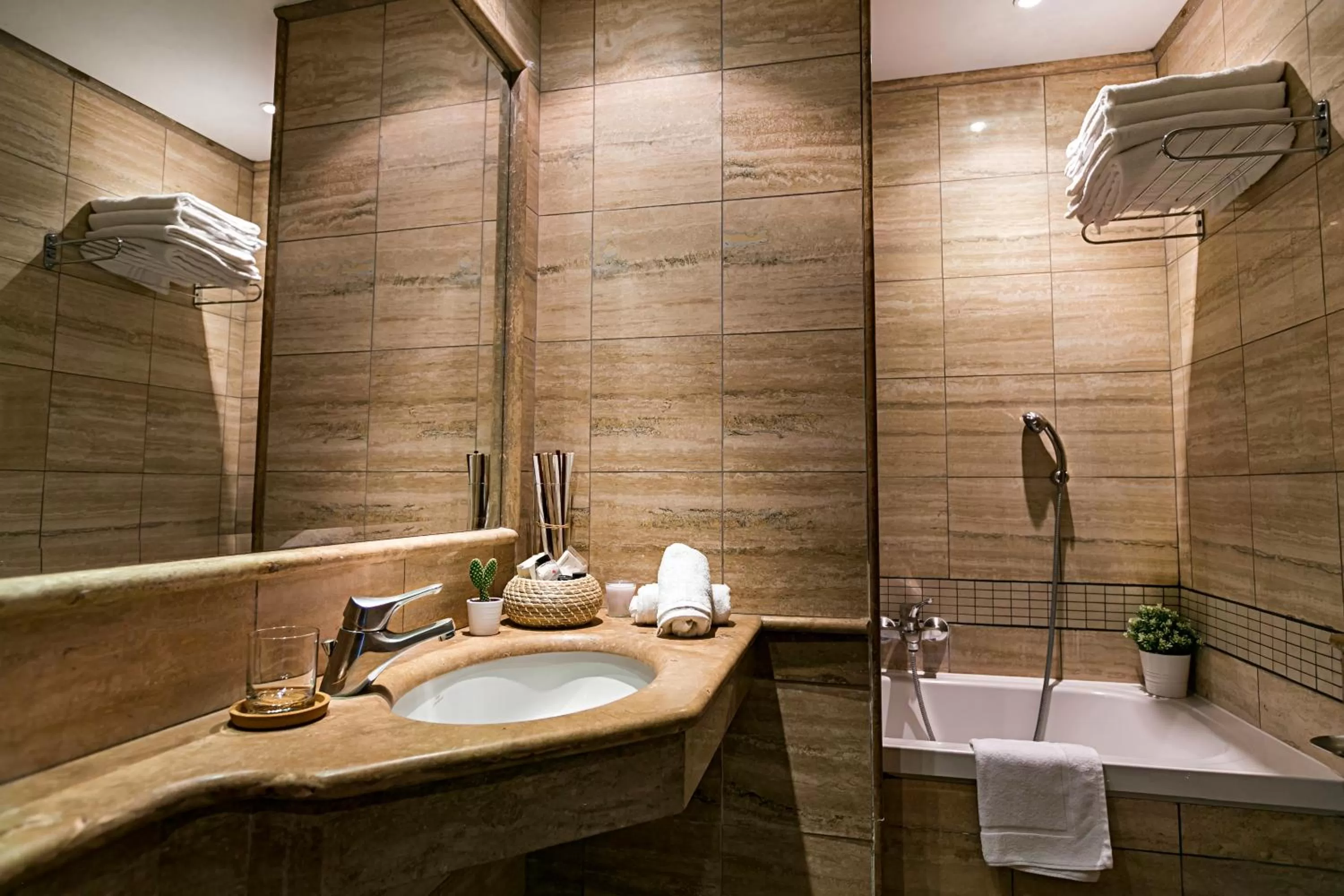 Bathroom in Hotel Diplomatic