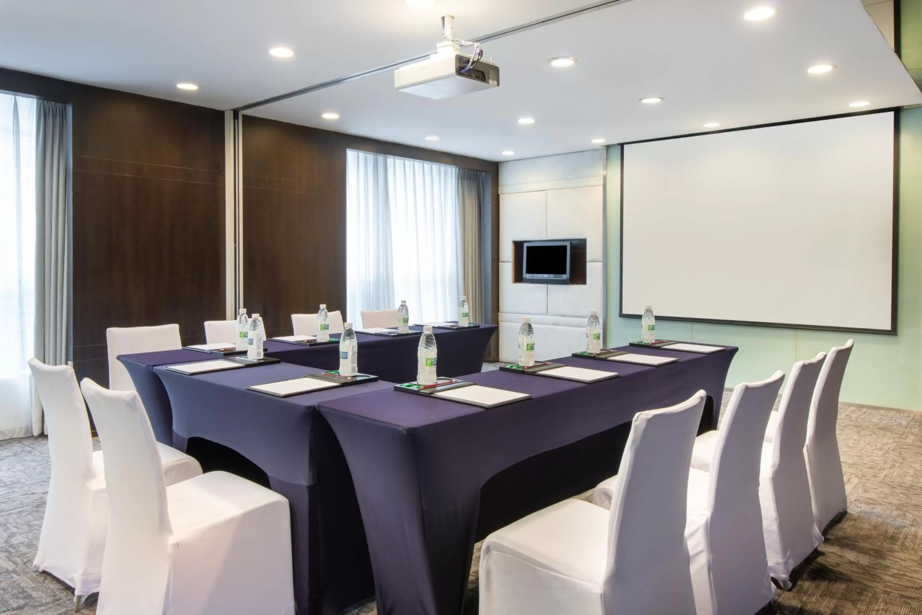 Meeting/conference room in Holiday Inn Express Chengdu Gulou