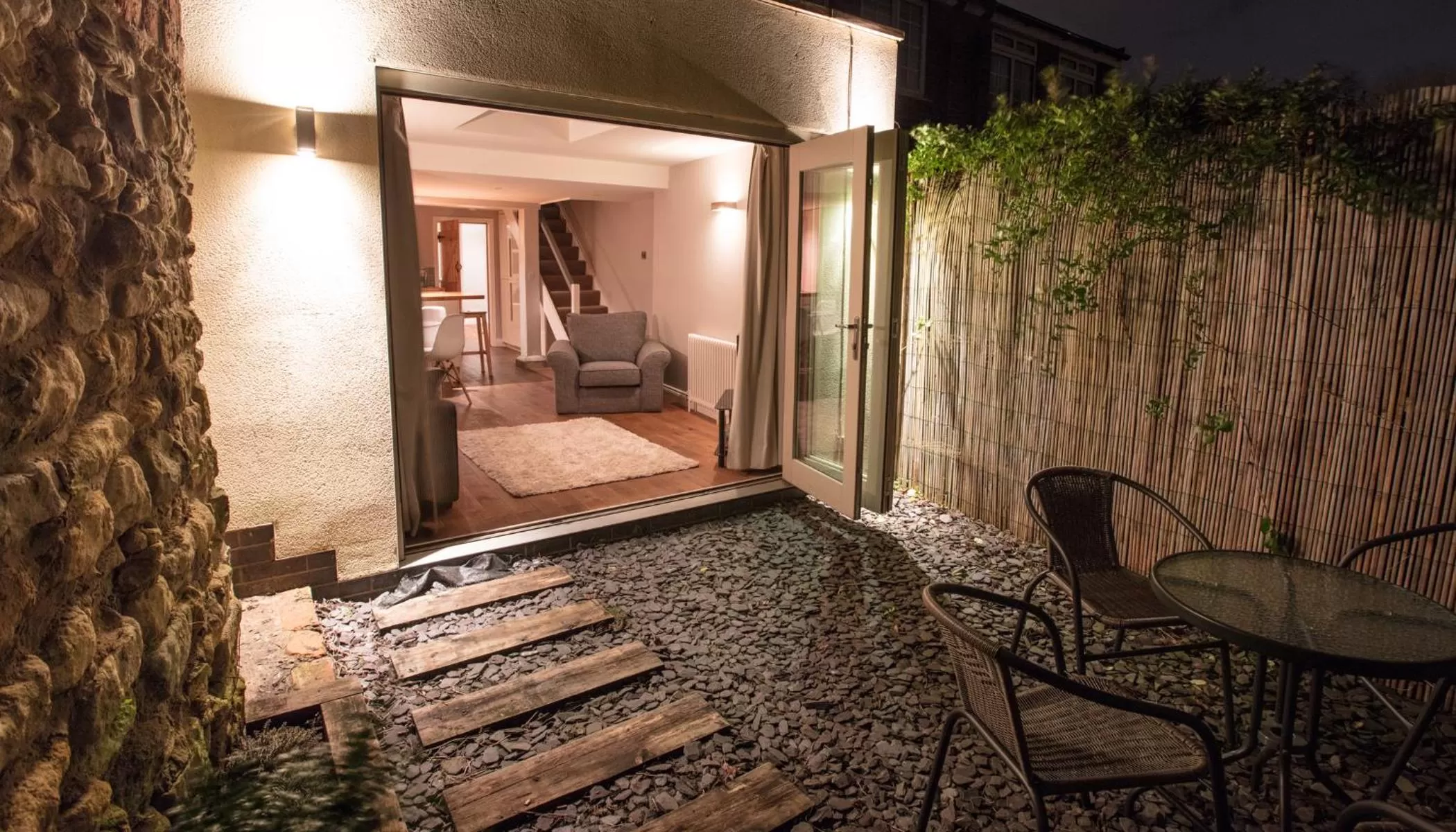 Castle Hotel & Apartments