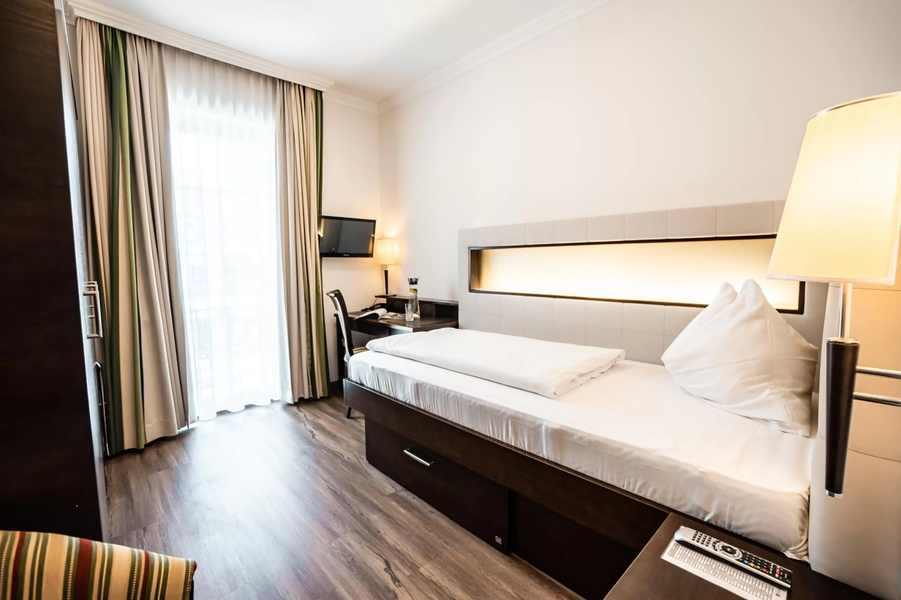 Photo of the whole room, Bed in Hotel Hubertushof