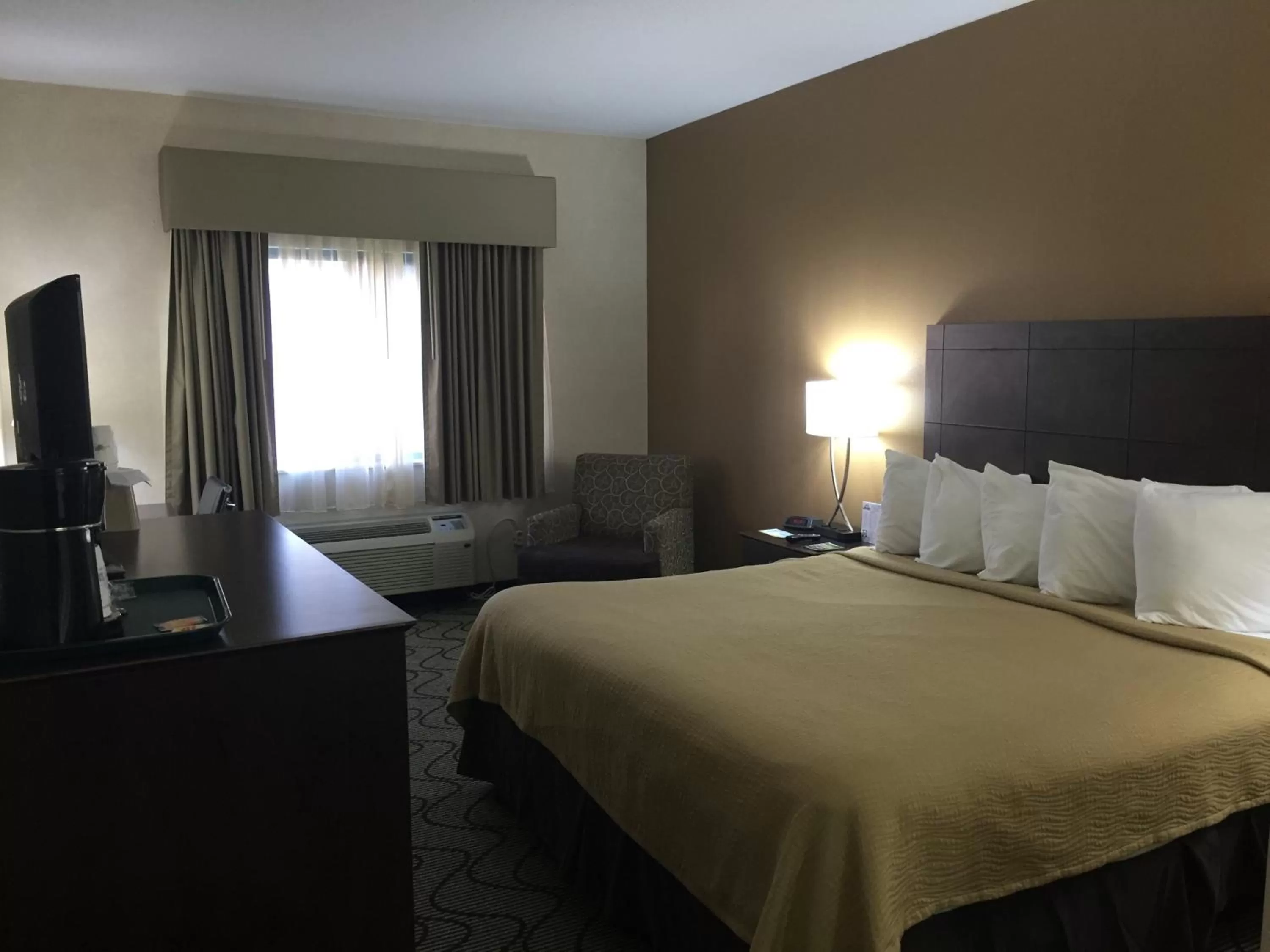 Bed in Days Inn by Wyndham Columbia Mall