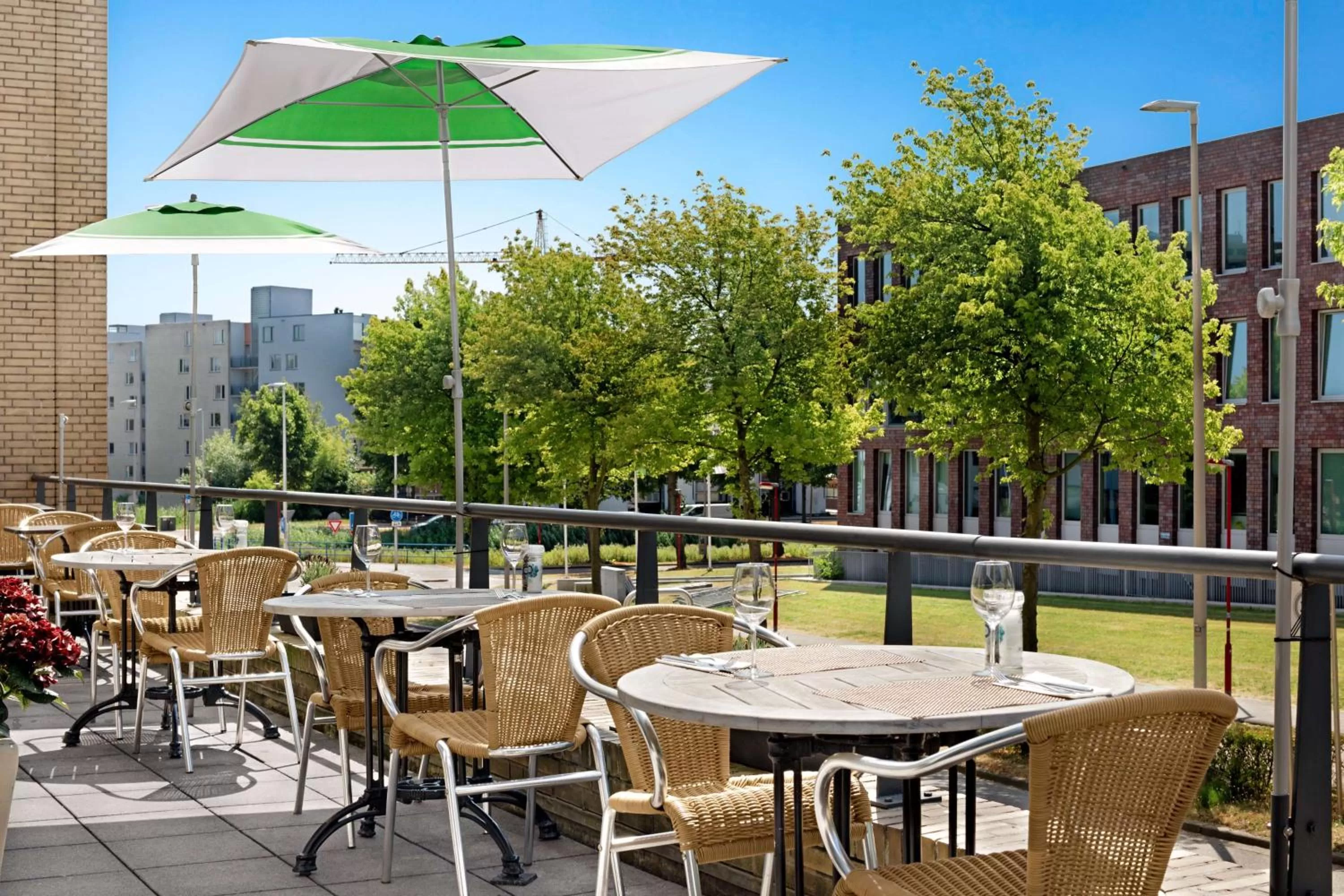 Patio in NH Zoetermeer Hotel