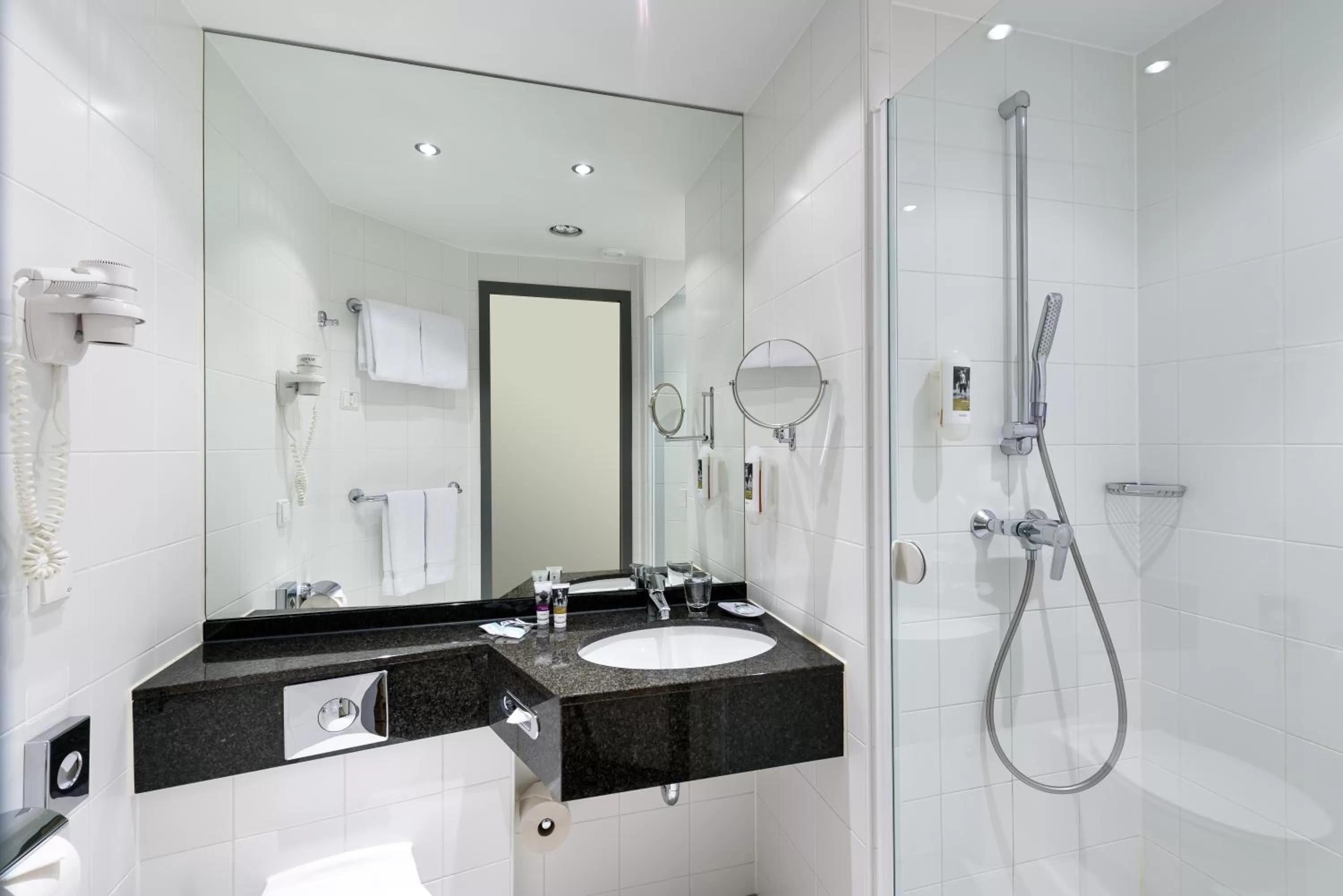 Bathroom in Mercure Hotel Düsseldorf City Nord