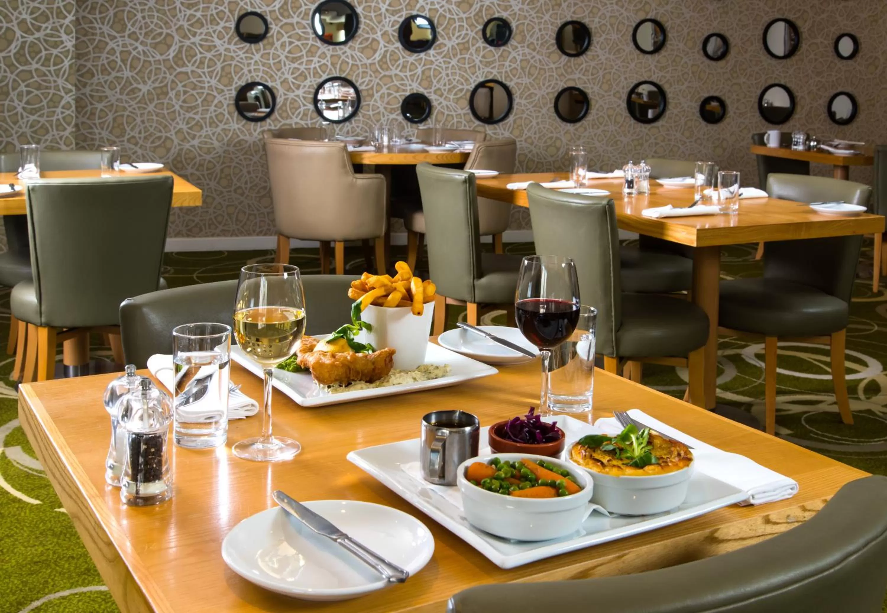 Restaurant/places to eat in Mercure Newbury West Grange Hotel