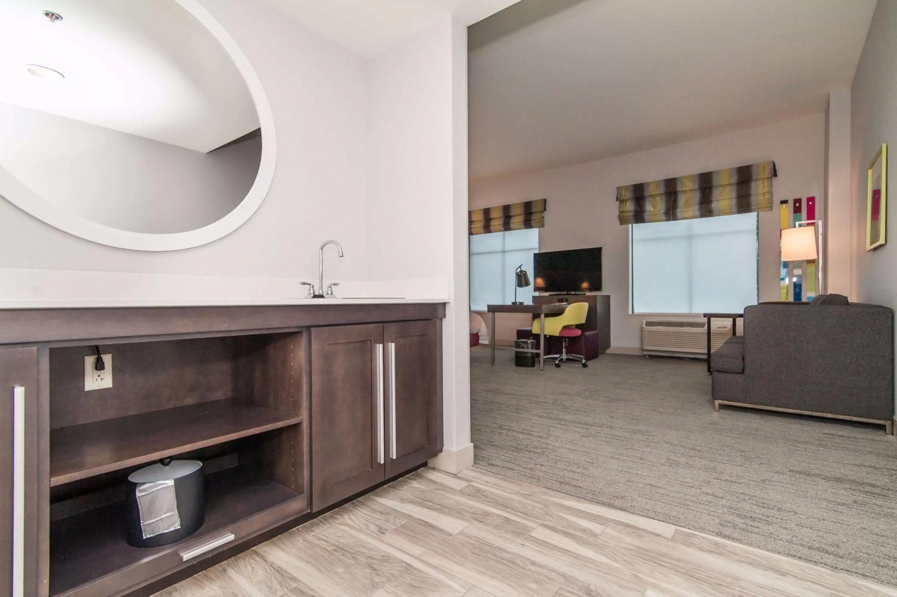 Bedroom in Hampton Inn Norwich