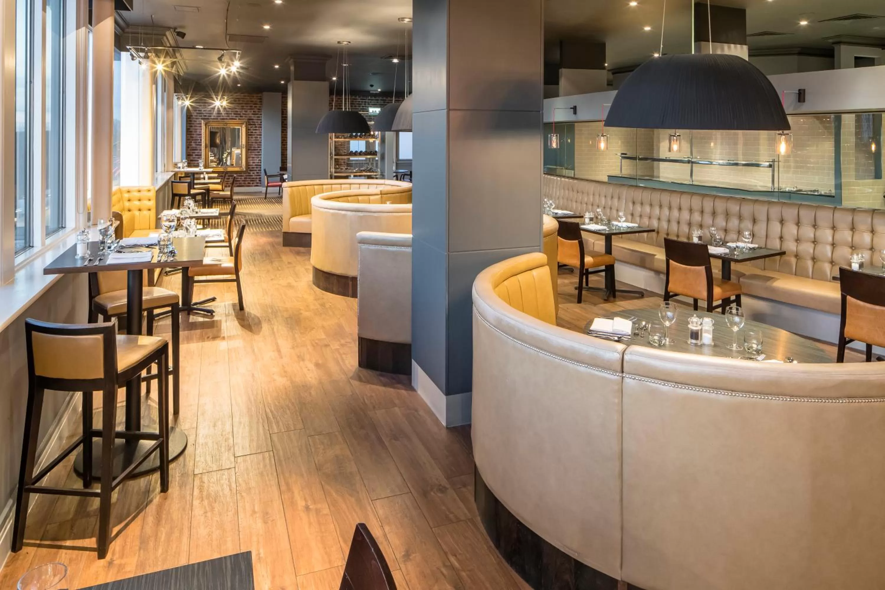 Restaurant/places to eat in Crowne Plaza Chester by IHG