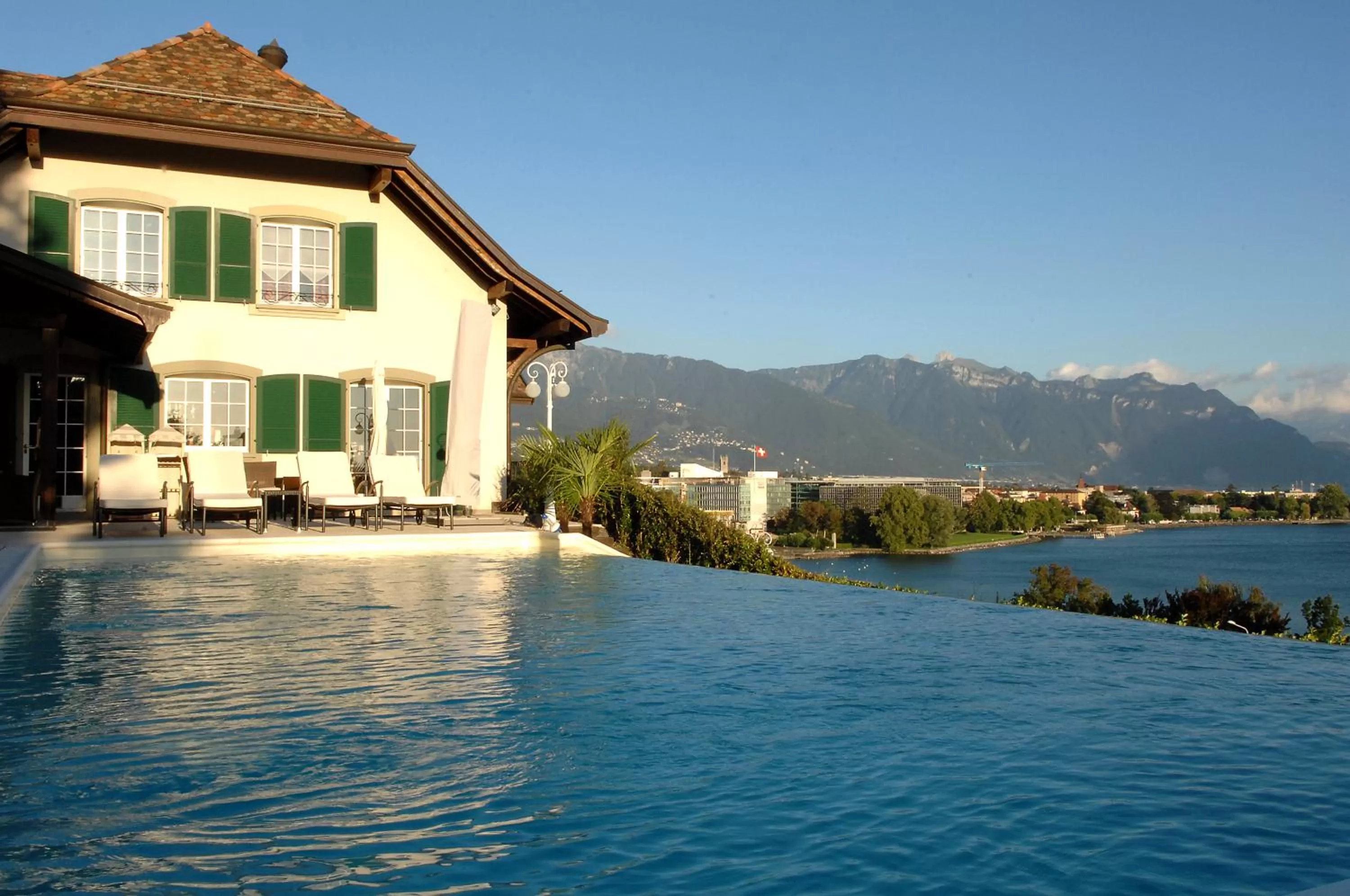 Facade/entrance in B&B Corseaux Beach & Riviera Beach