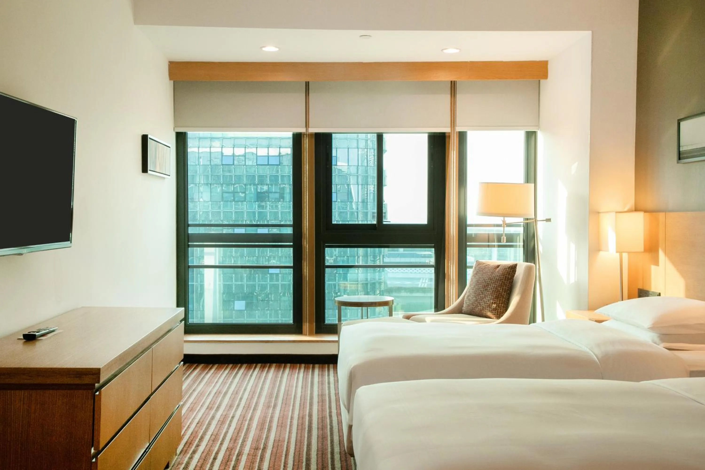 Bed in Hyatt Place Shenzhen Airport