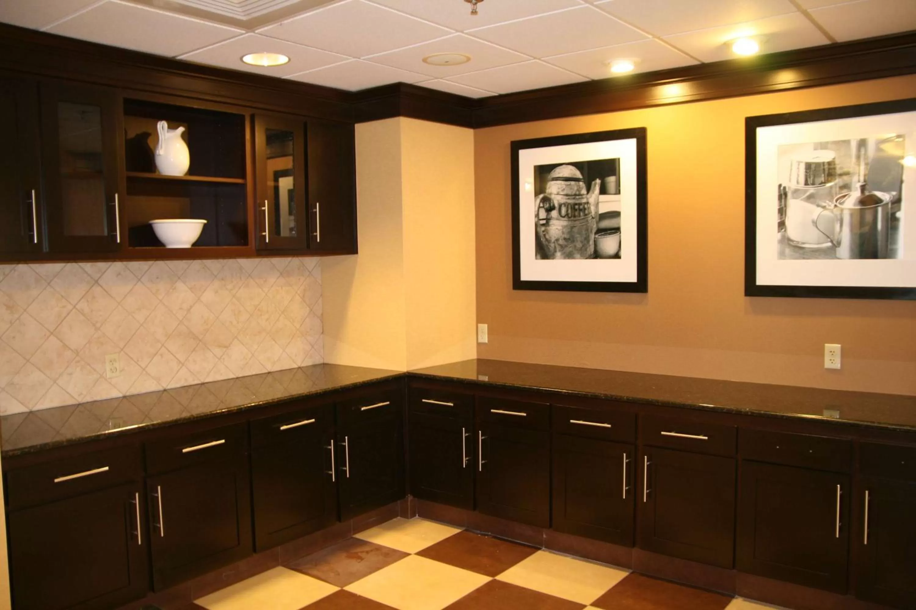 Dining area in Hampton Inn & Suites Oxford-Anniston