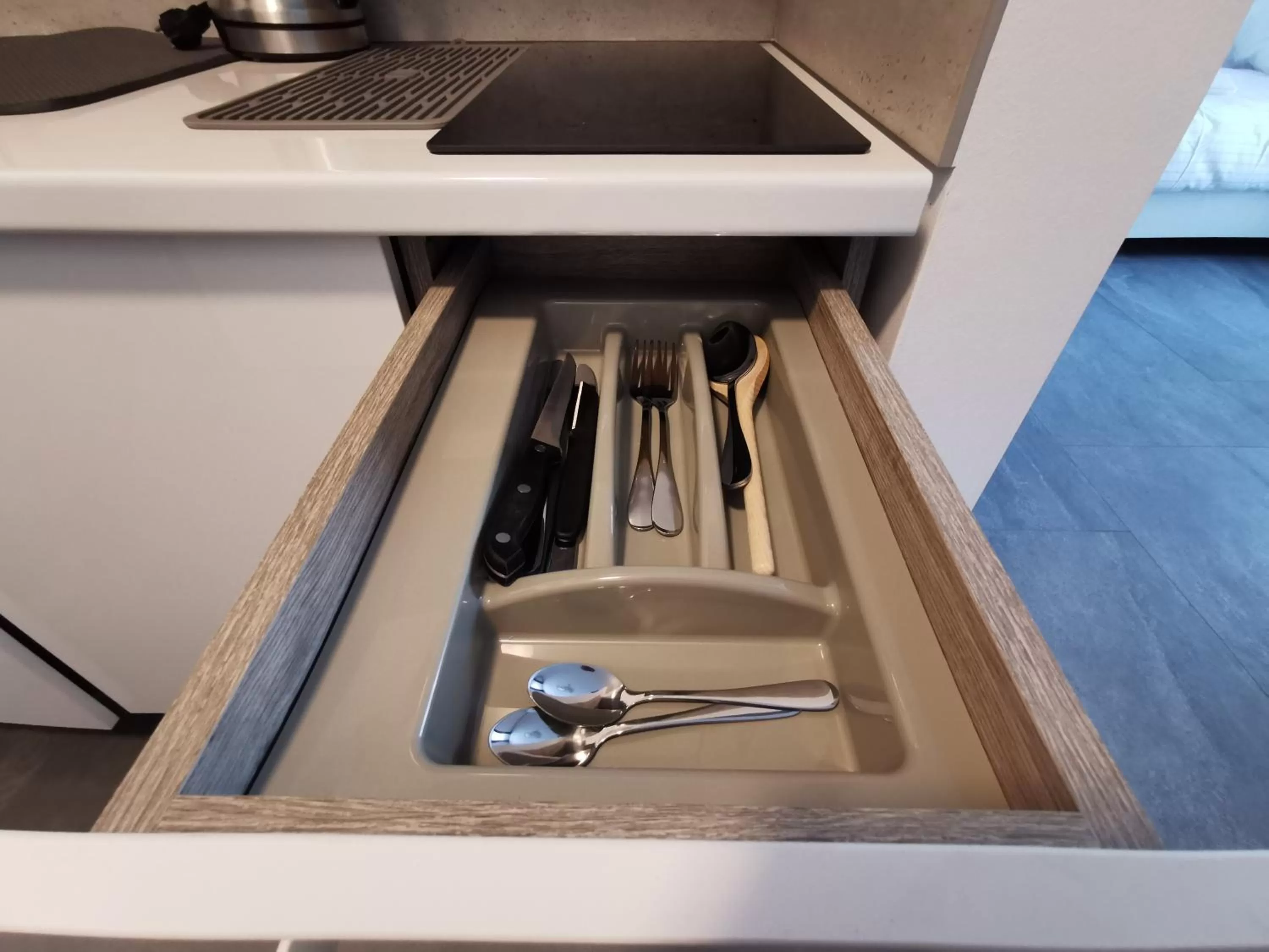 Kitchen or kitchenette in HP Apartments