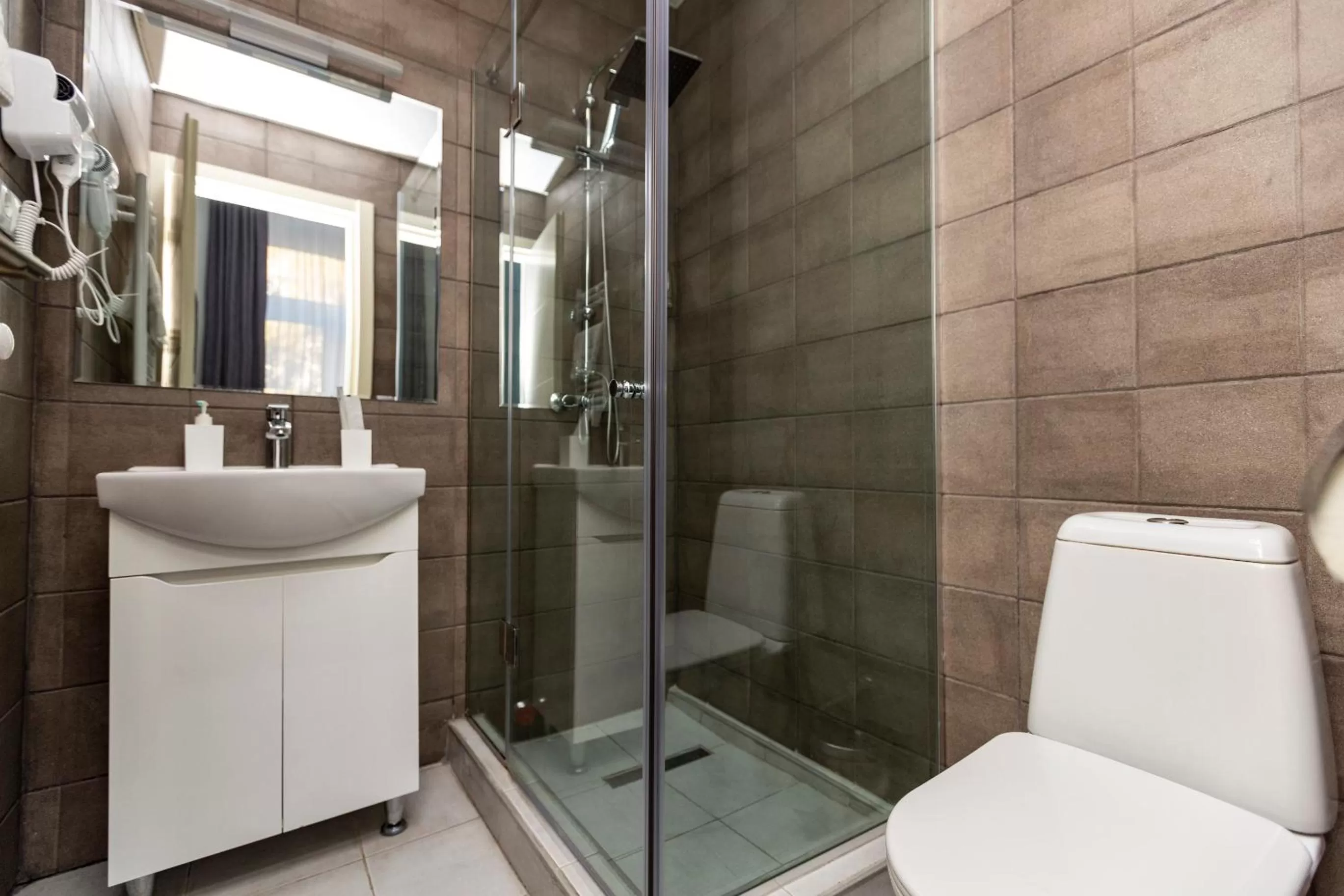 Shower, Bathroom in Hotello