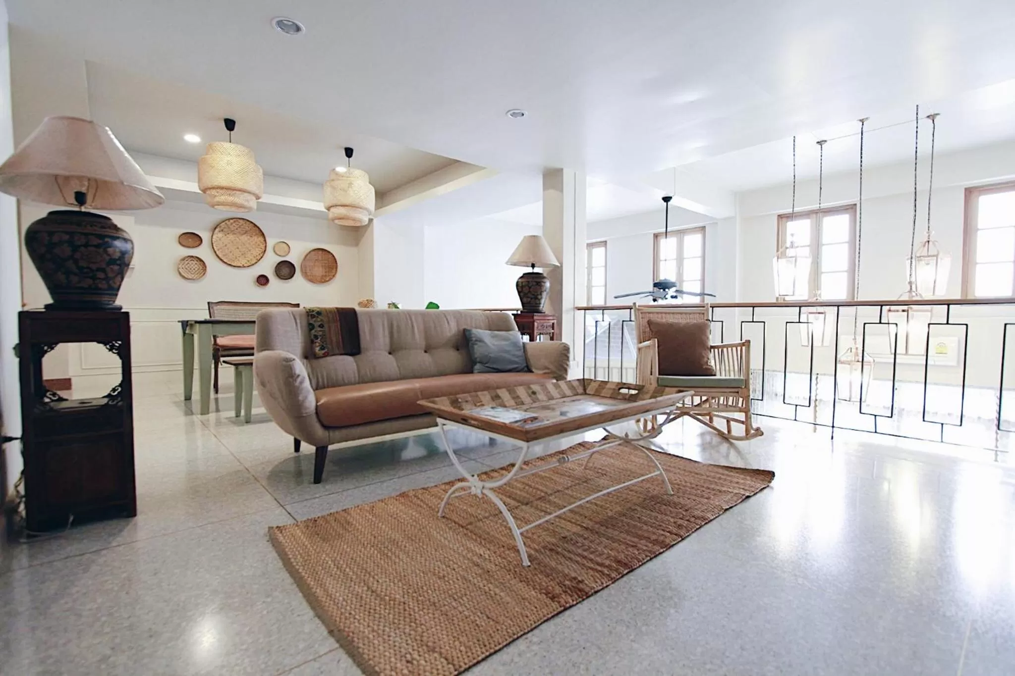 Communal lounge/ TV room in Vera Nidhra - Self check-in after 6pm