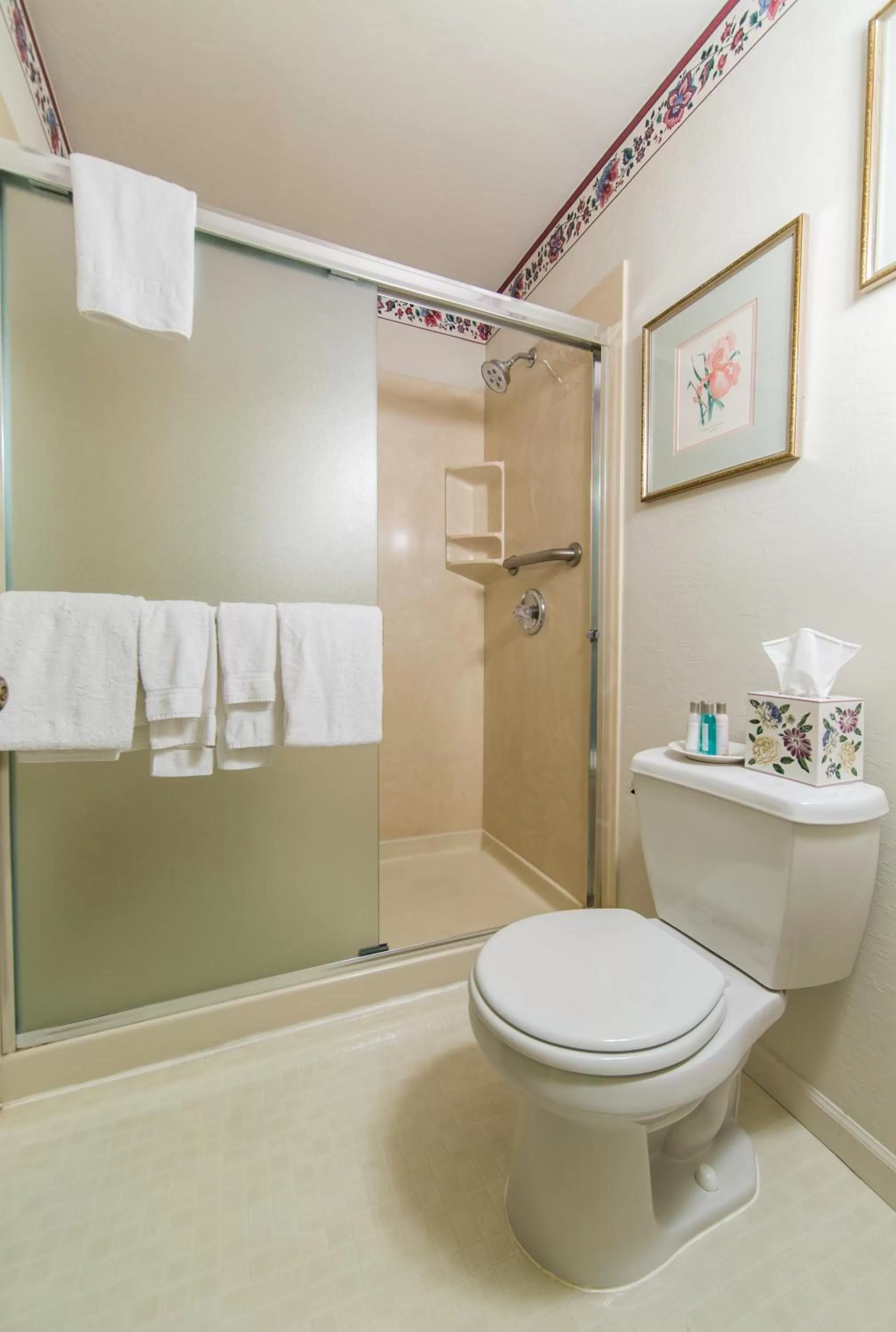 Bathroom in Historic Cary House Hotel