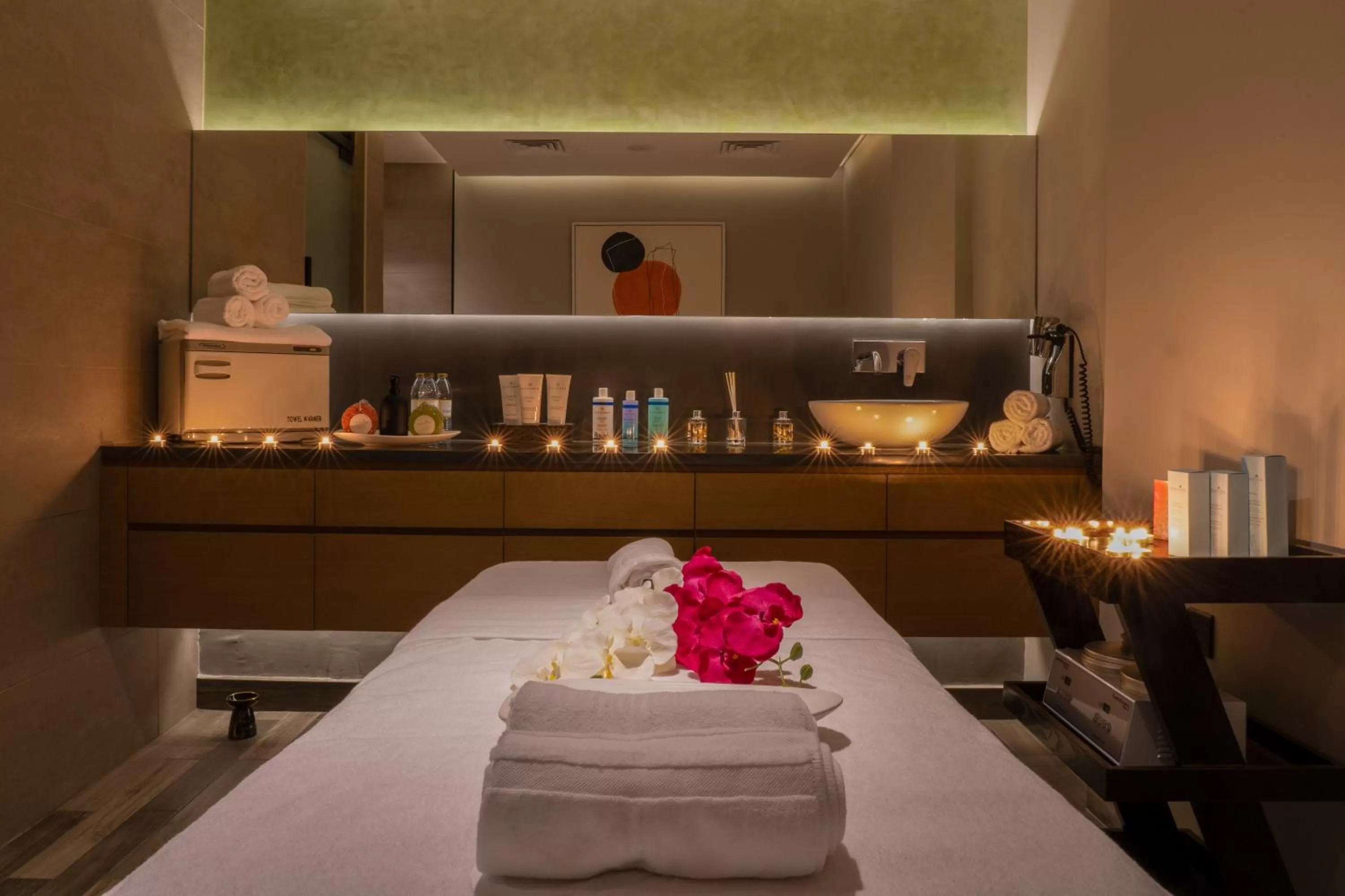 Massage, Bed in Al Khoory Courtyard Hotel