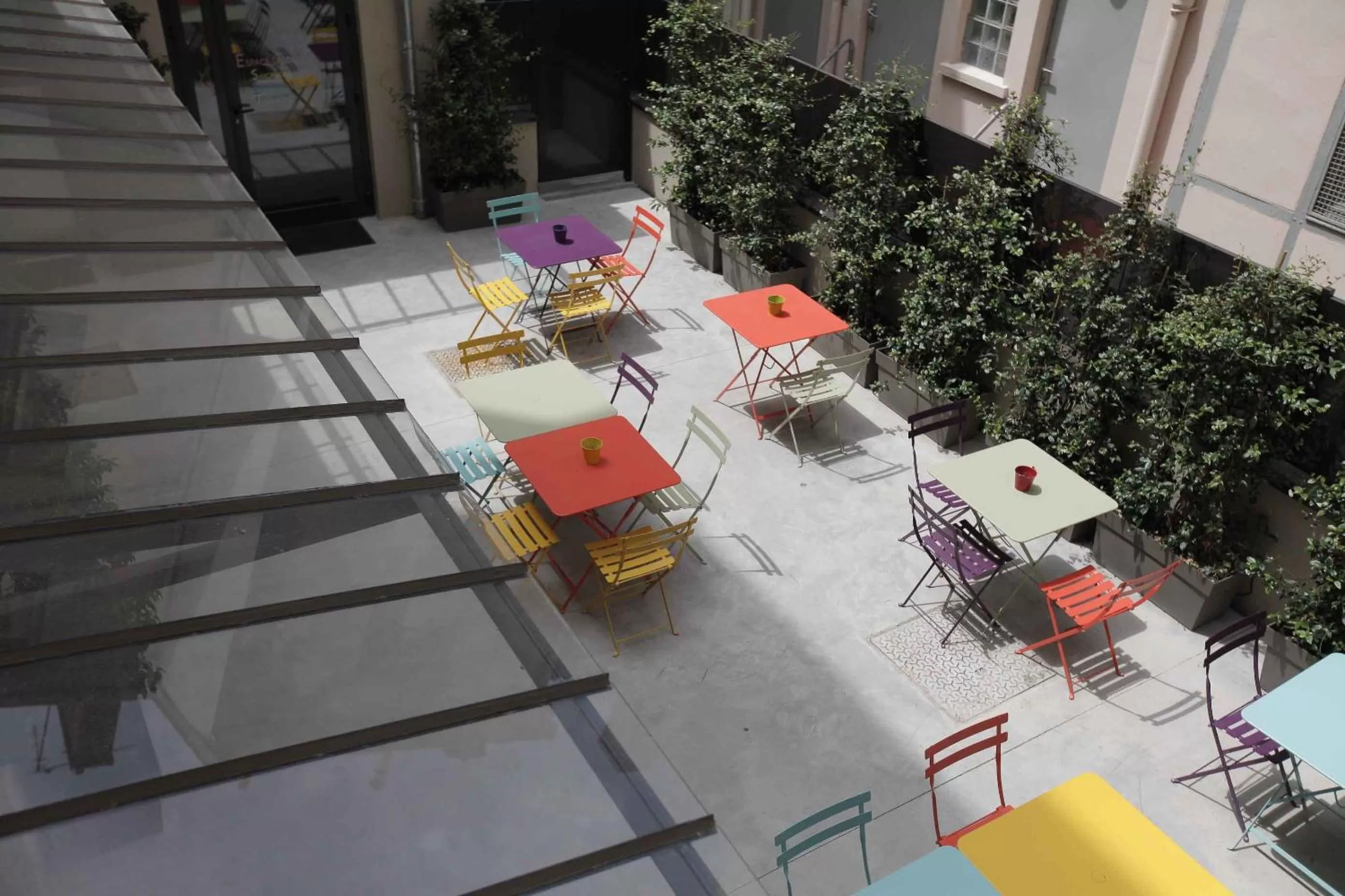 Patio in Greet Hotel Lyon Confluence