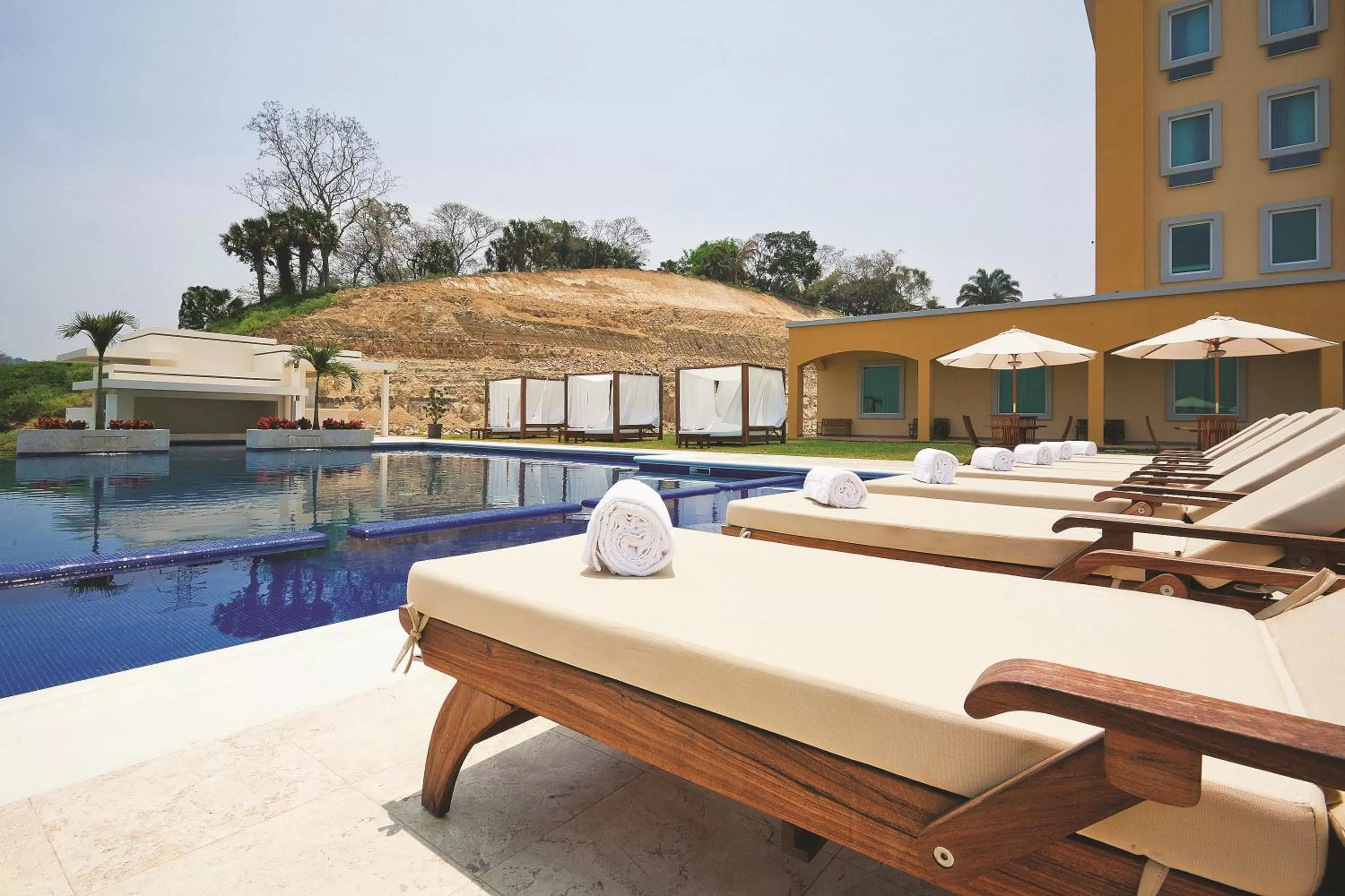 Swimming pool, Property Building in La Quinta by Wyndham Poza Rica