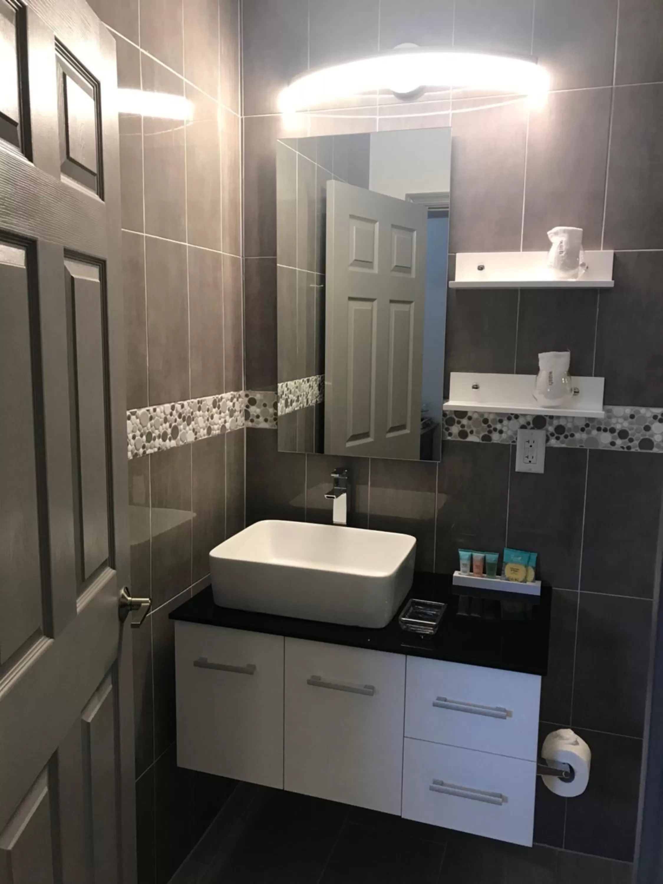 Toilet in Elaine's Cape May Boutique Hotel