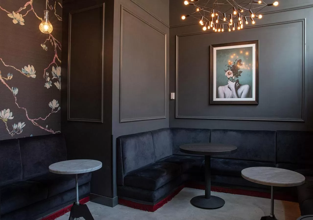 Lounge or bar in Lora