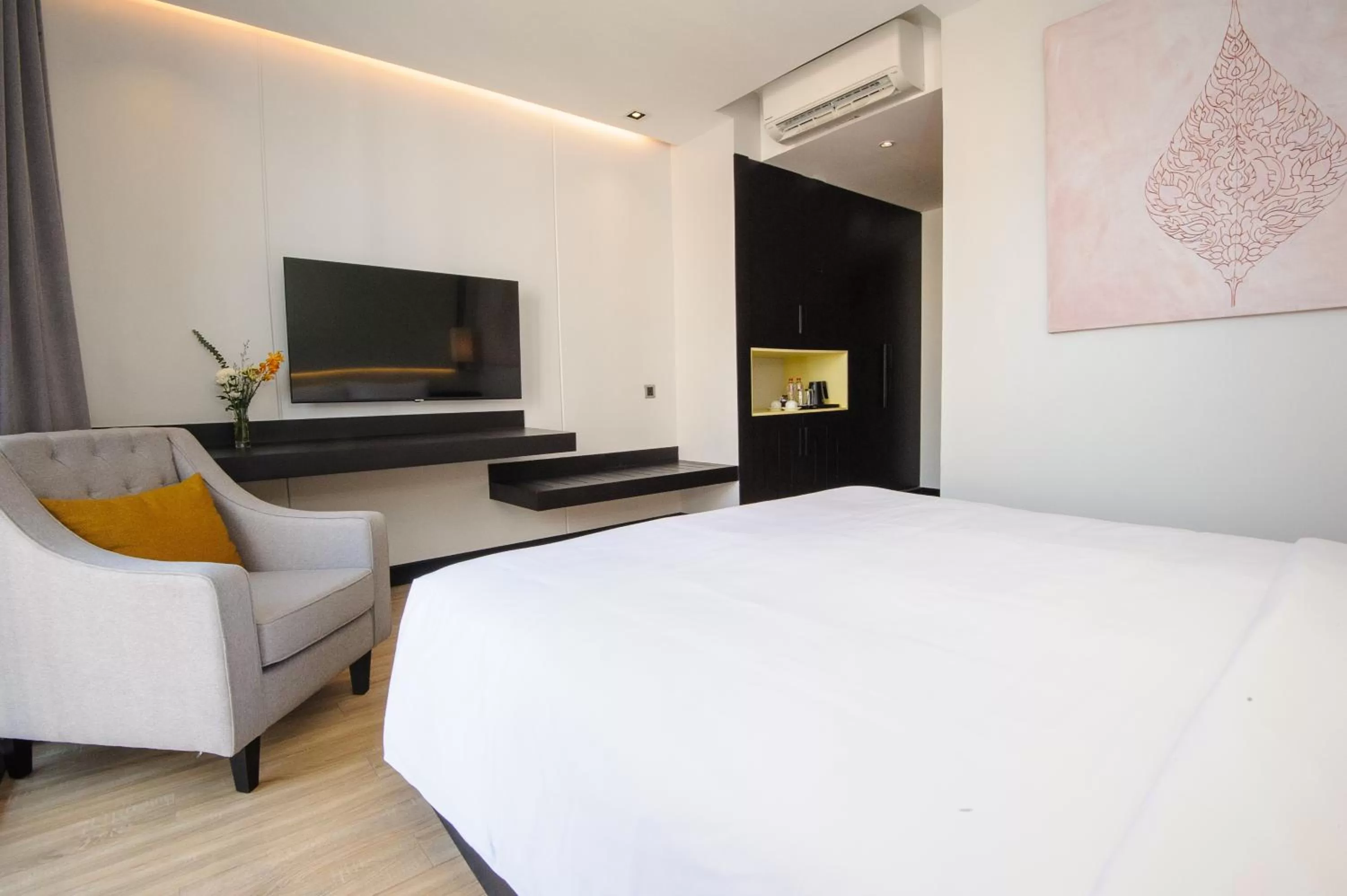 Bedroom, Bed in GLOW PARK HOTEL Grand Royal Palace