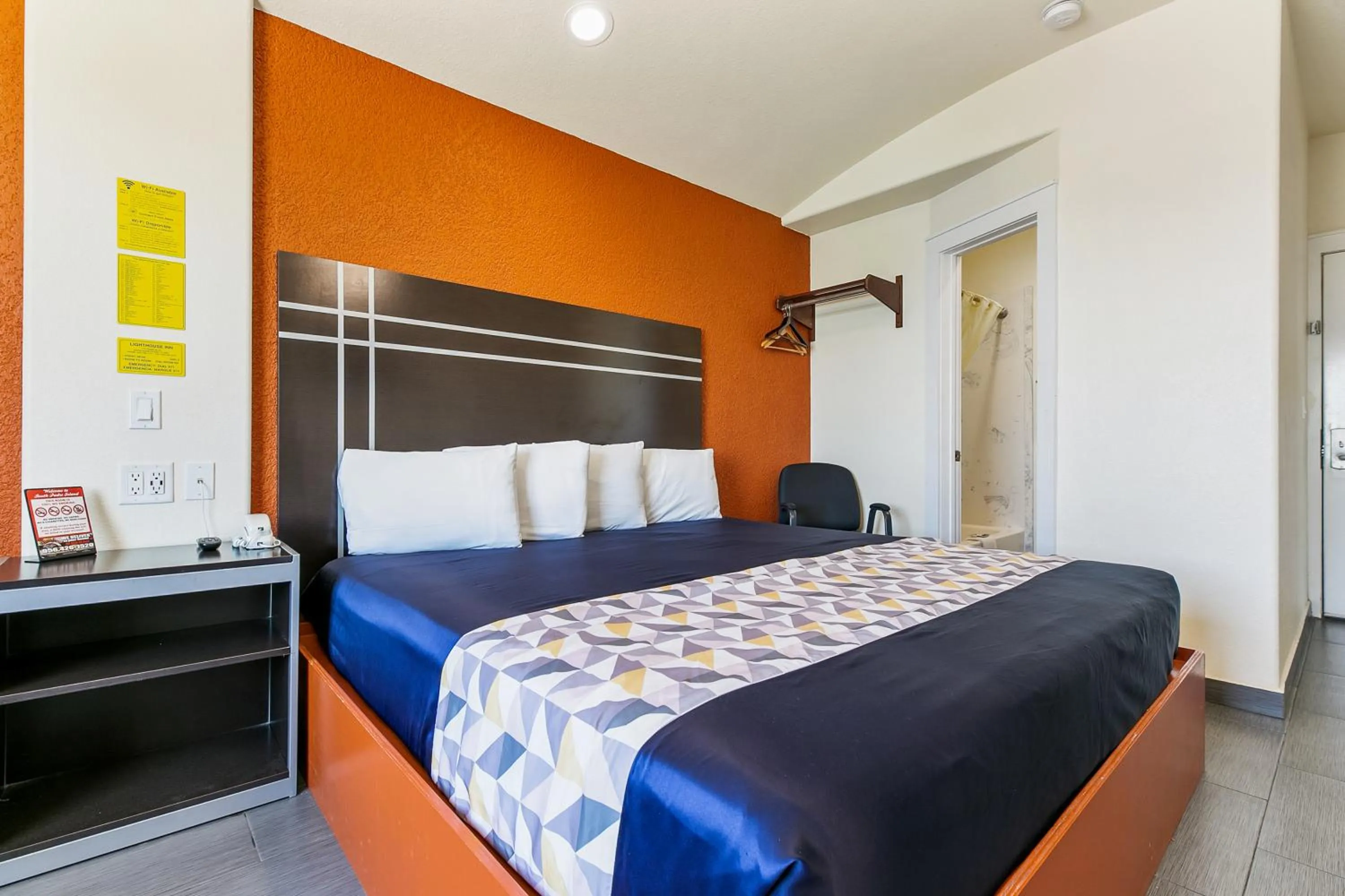 Bed in Lighthouse Inn