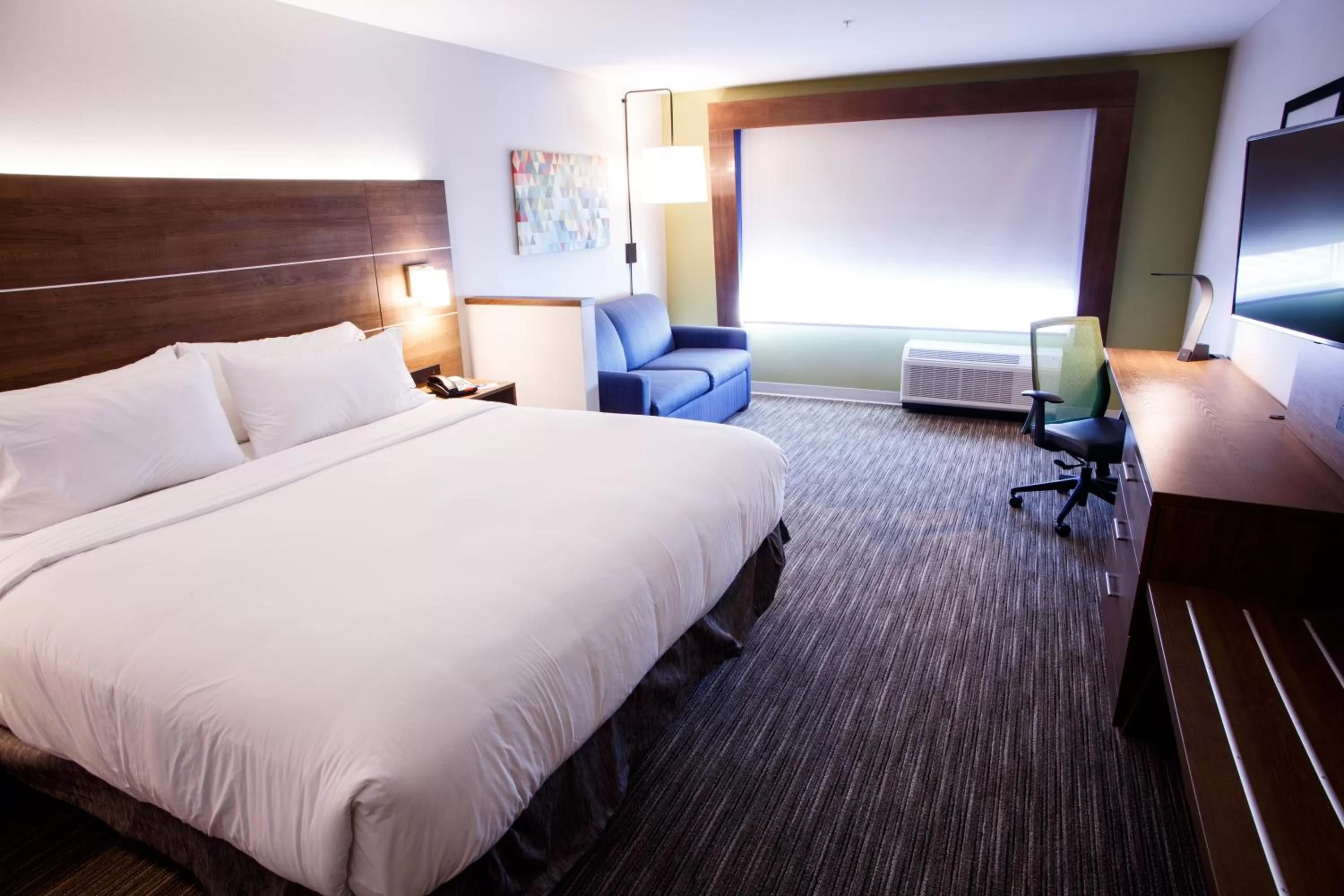 Photo of the whole room, Bed in Holiday Inn Express & Suites - Gettysburg by IHG