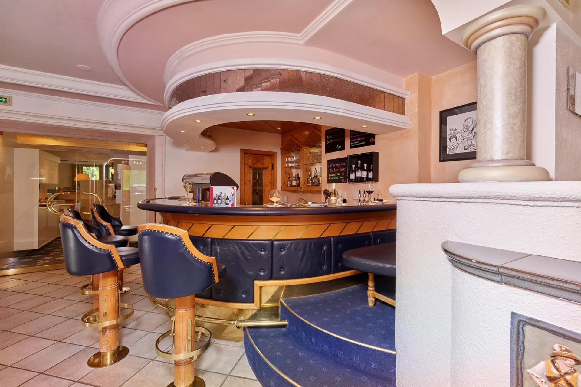 Lounge or bar in Hotel Erhart Sölden