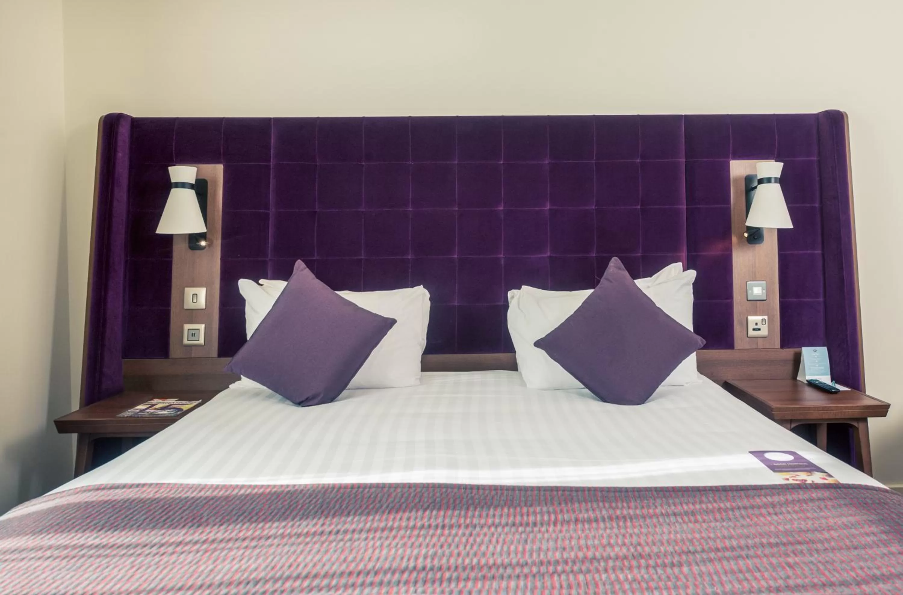 Bedroom, Bed in Mercure London Bridge