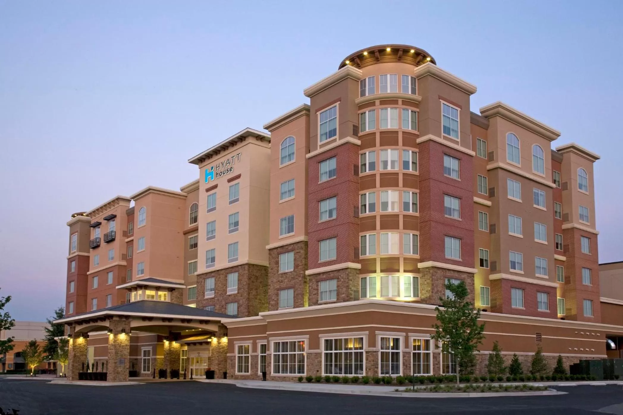 Property building in Hyatt House Richmond - Short Pump