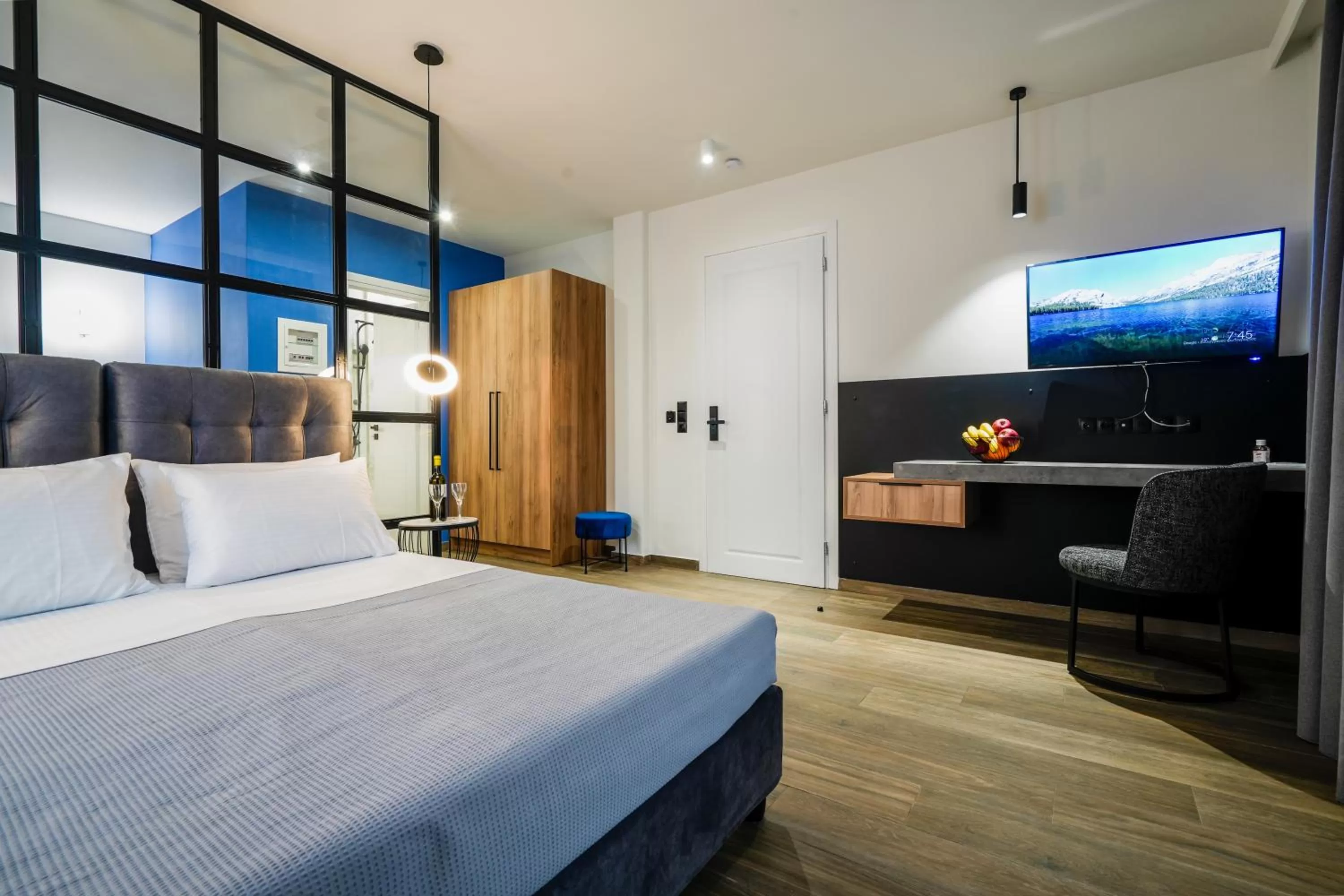 Photo of the whole room, Bed in CASA DIVINUS SUITES