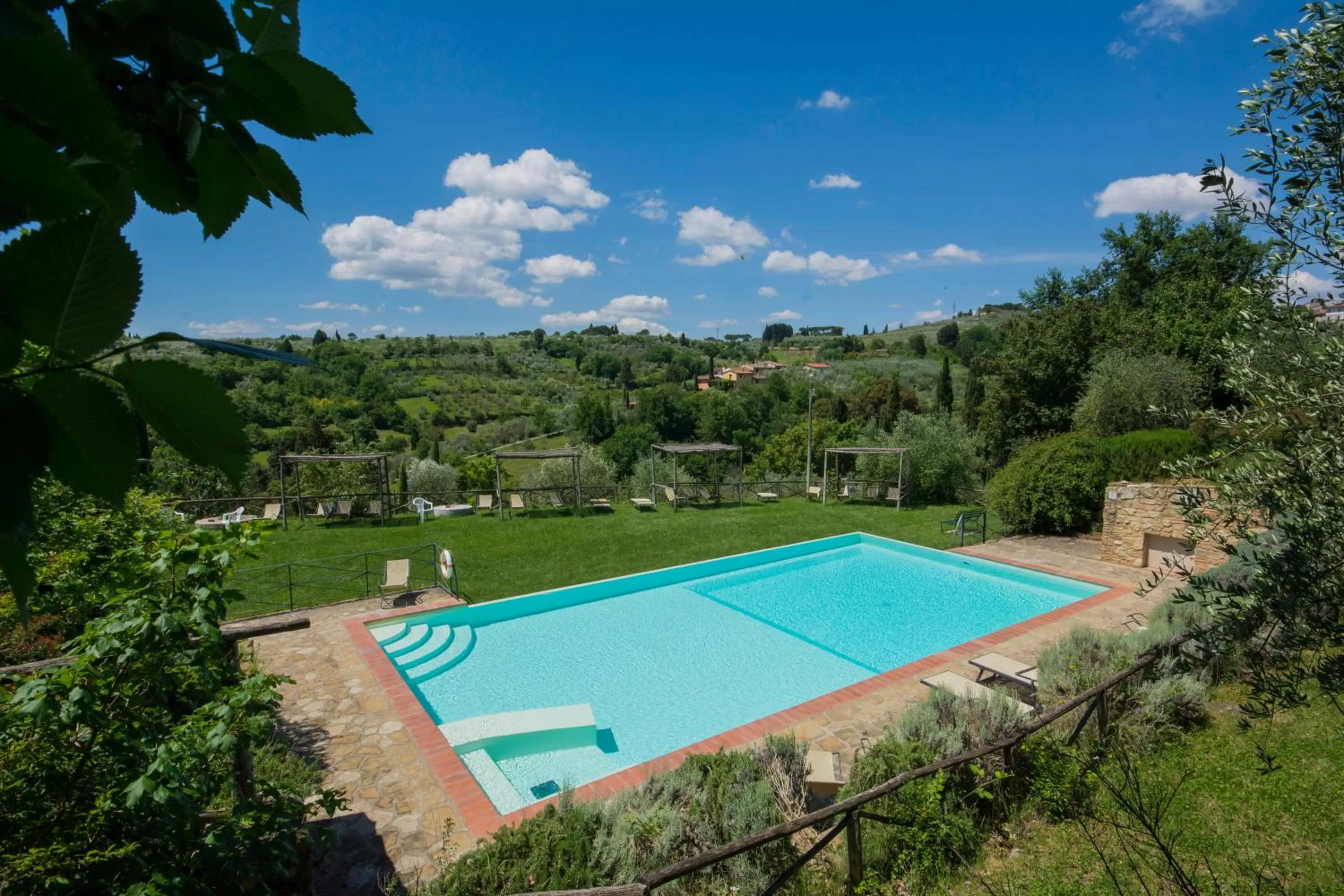 Swimming pool in Borgo Bottaia