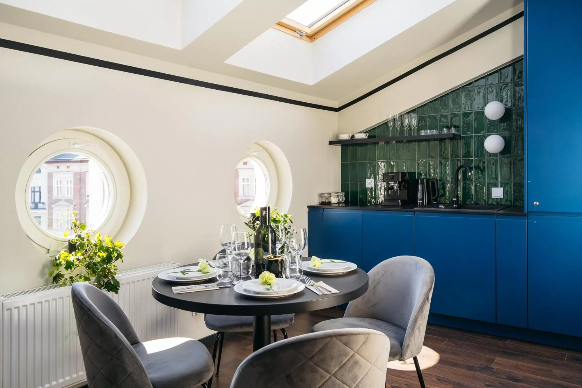 Coffee/tea facilities, Restaurant/Places to Eat in Estery12 by Loft Affair