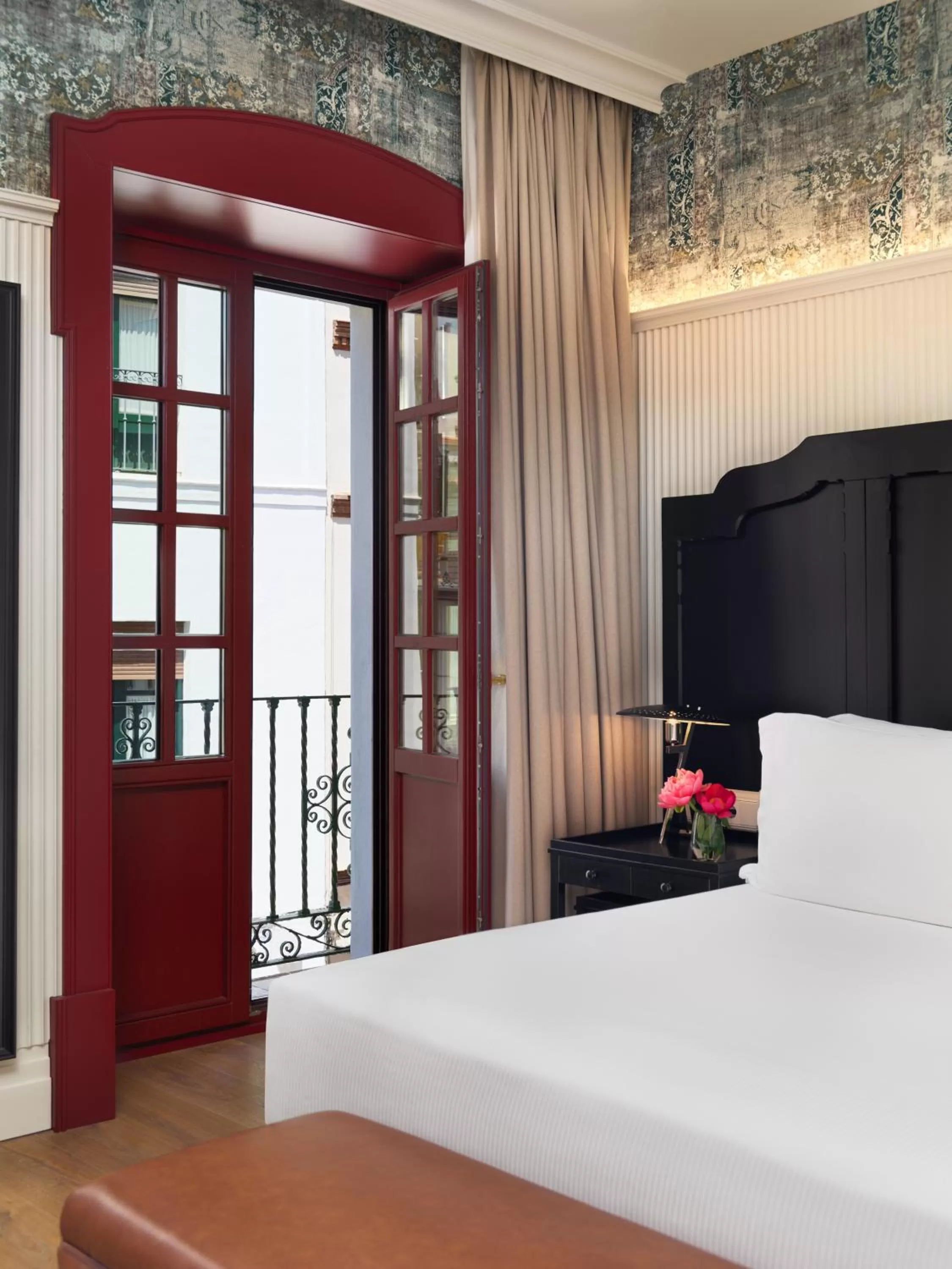 Decorative detail, Bed in H10 Corregidor Boutique Hotel