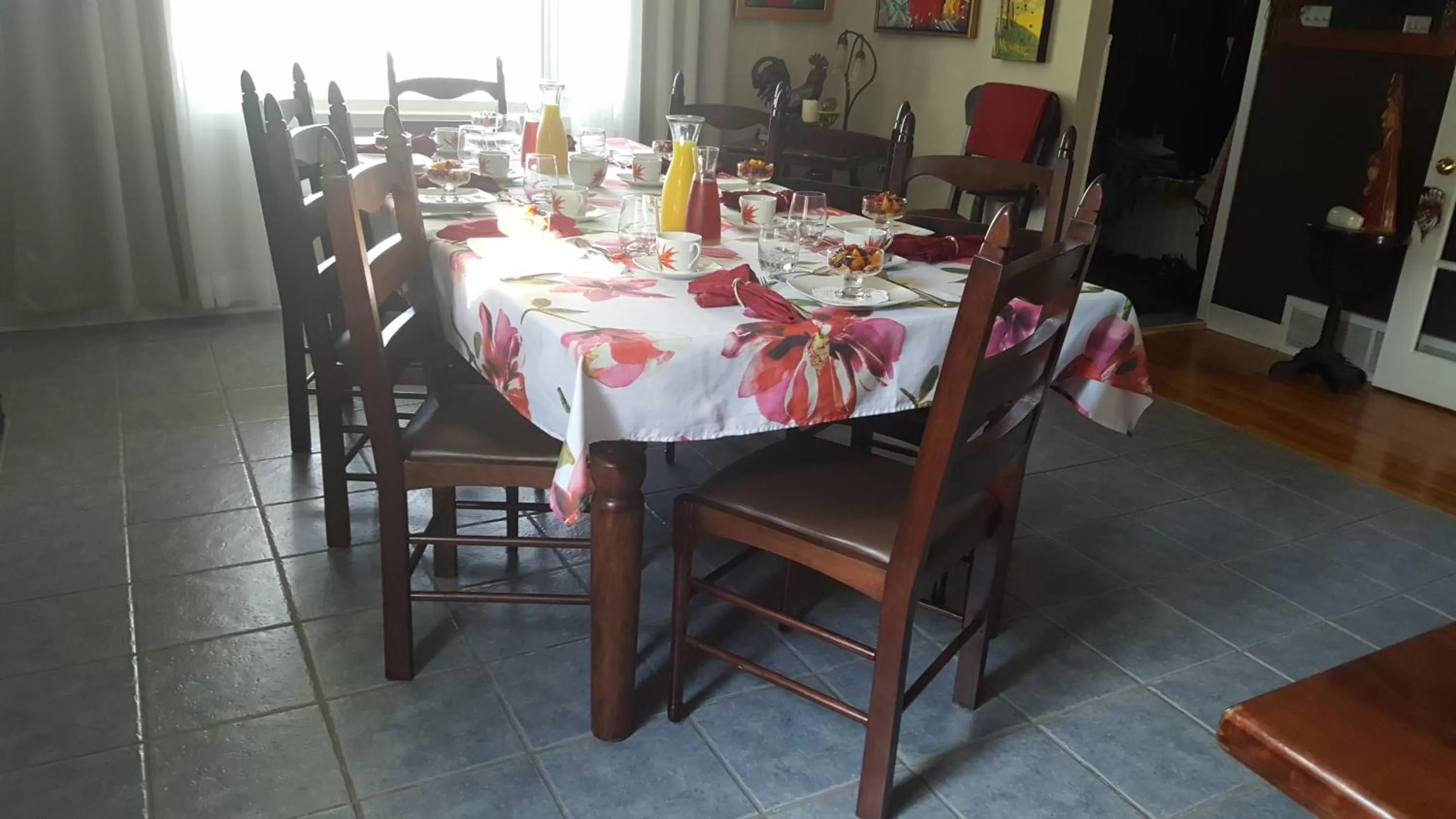 Area and facilities, Restaurant/Places to Eat in Atelier Galerie Anne Drouin Peinture & Pension