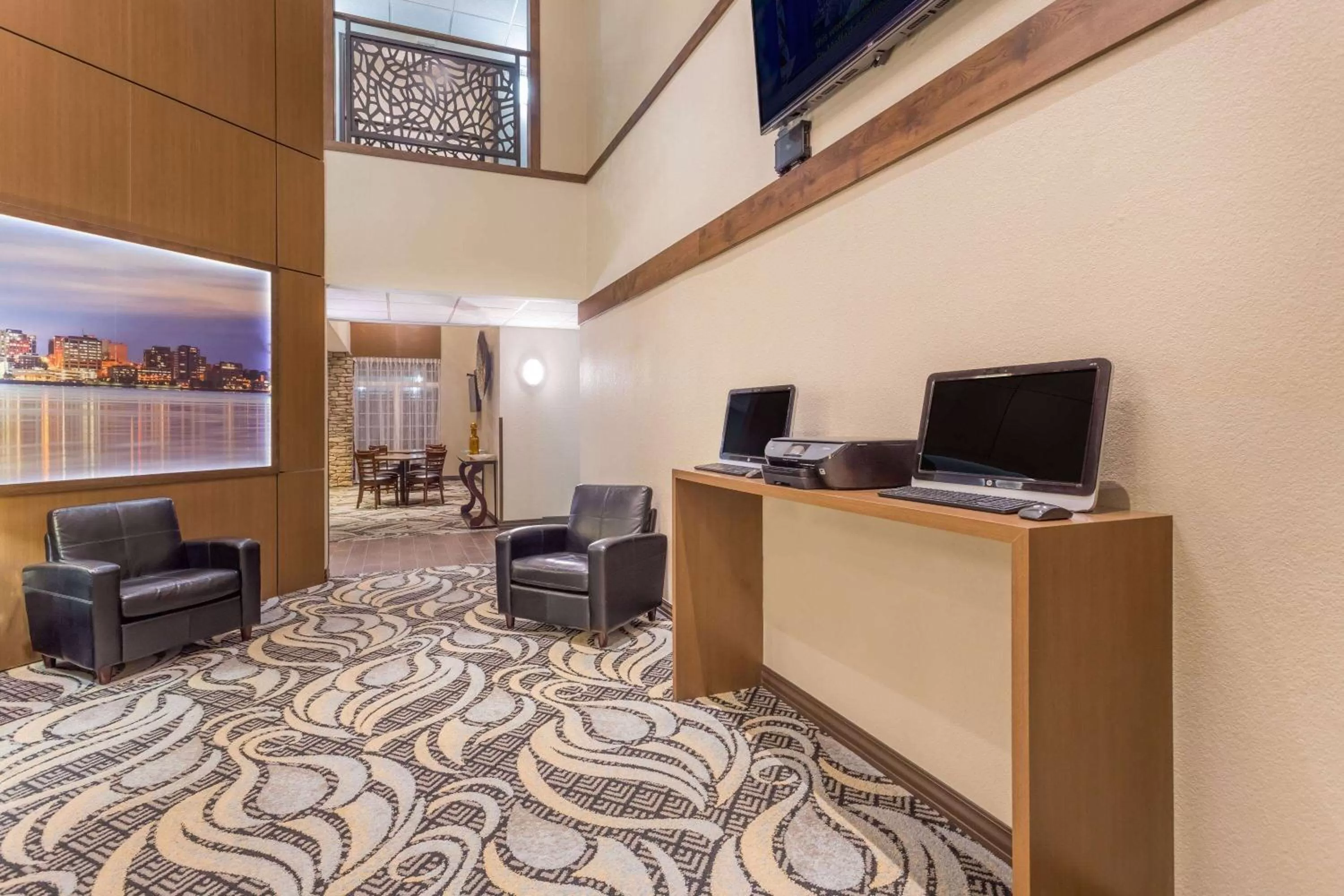 Business facilities in Wyndham Garden Madison Fitchburg