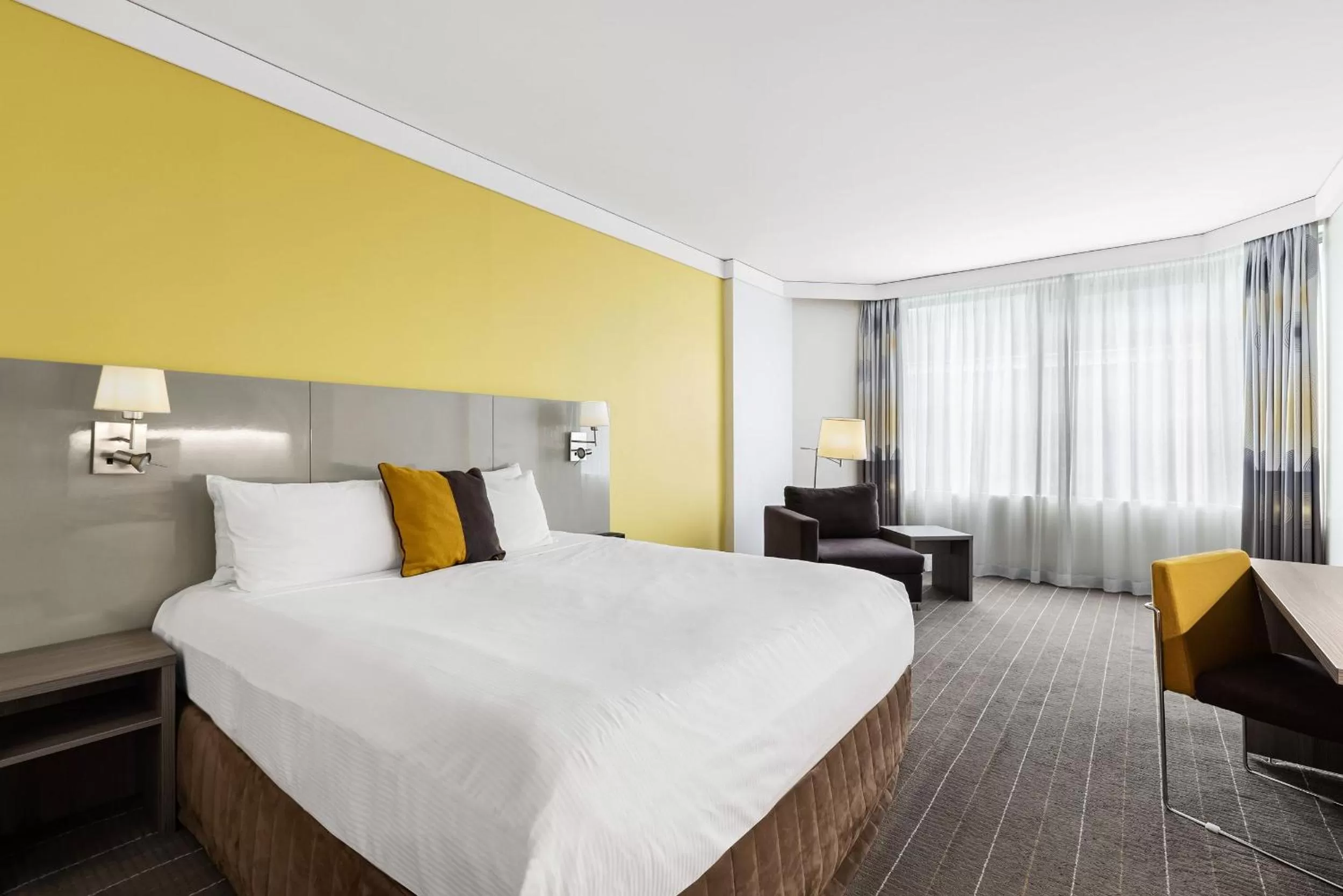 Bedroom, Bed in Novotel Sydney Central