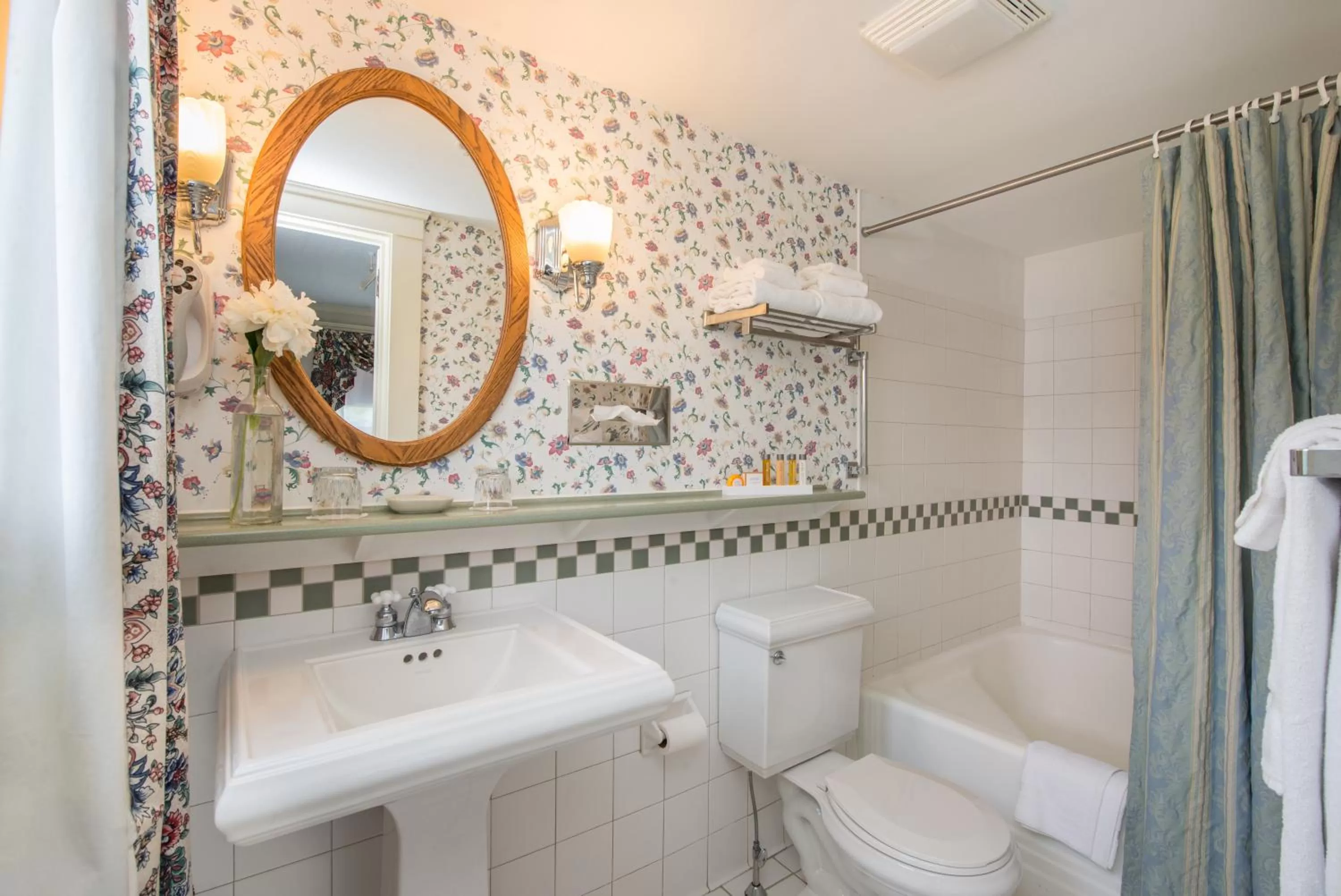 Bathroom in Eagle Mountain House and Golf Club