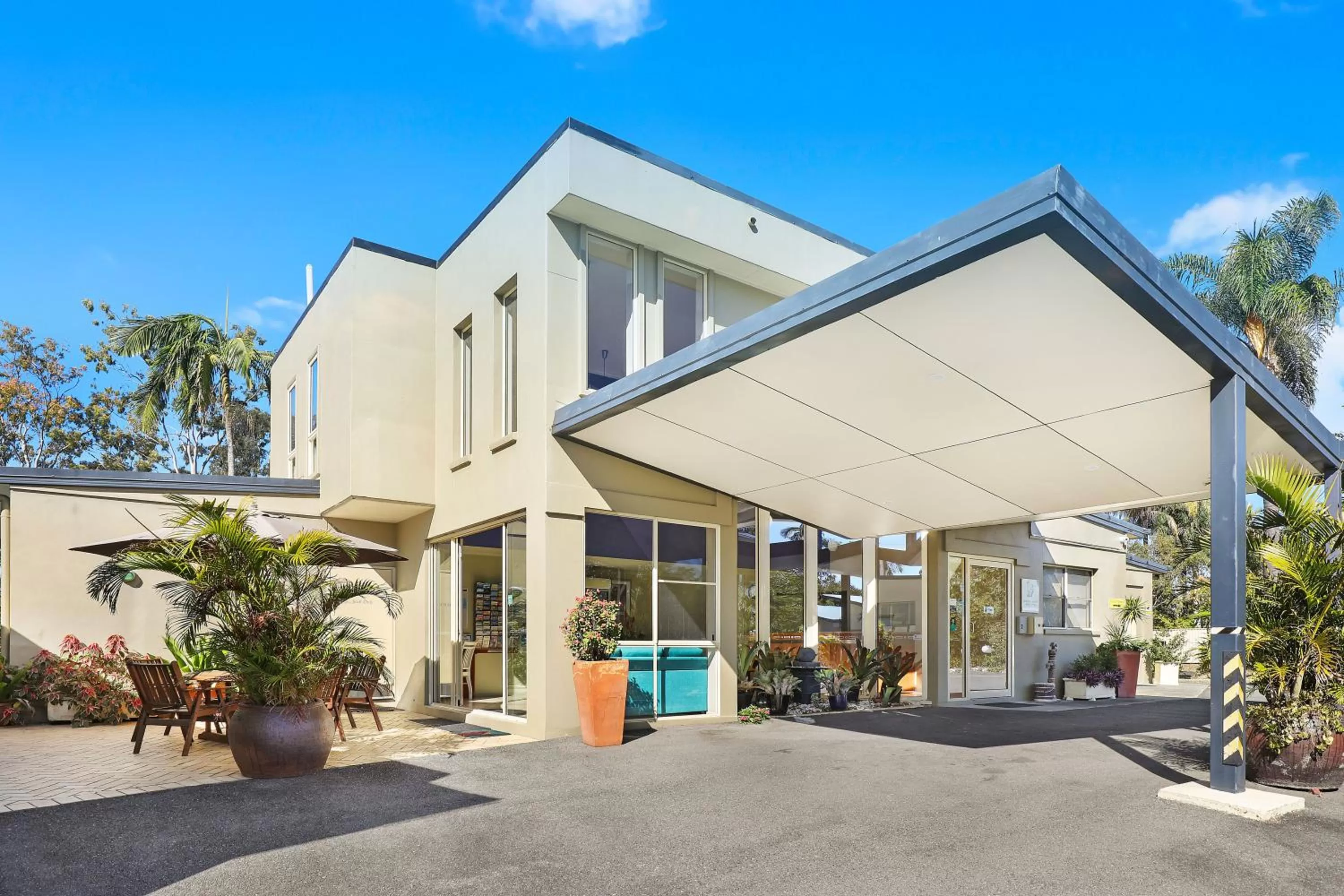 Property building in Caboolture Riverlakes Boutique Motel