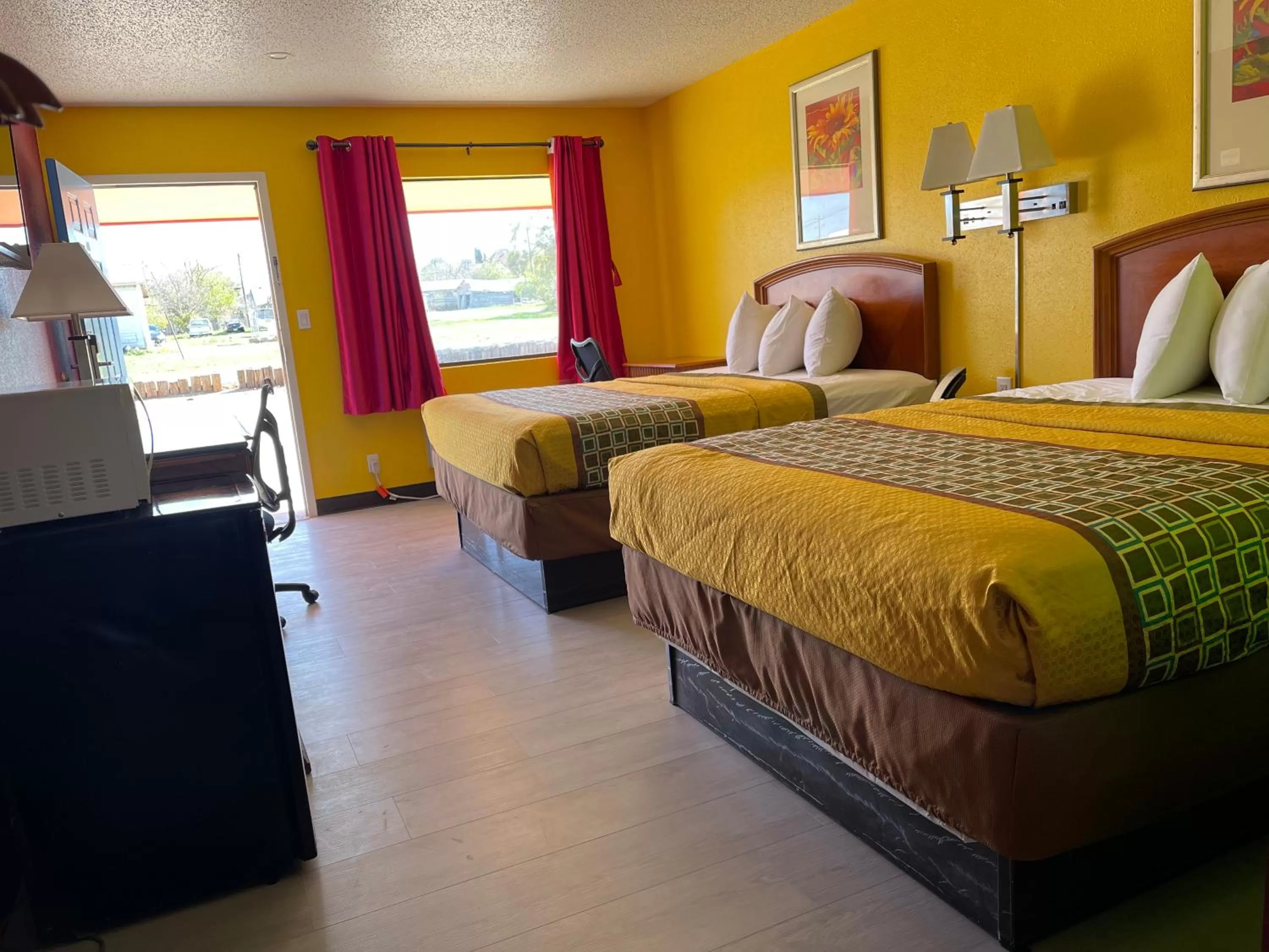 Photo of the whole room, Bed in Morning Star Inn