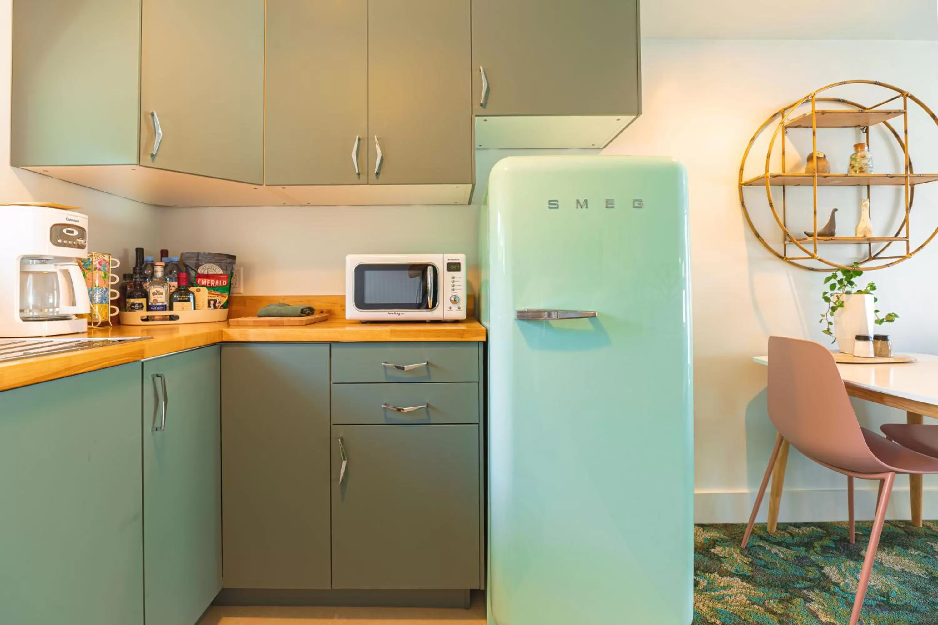 Kitchen or kitchenette in Rye Motor Inn