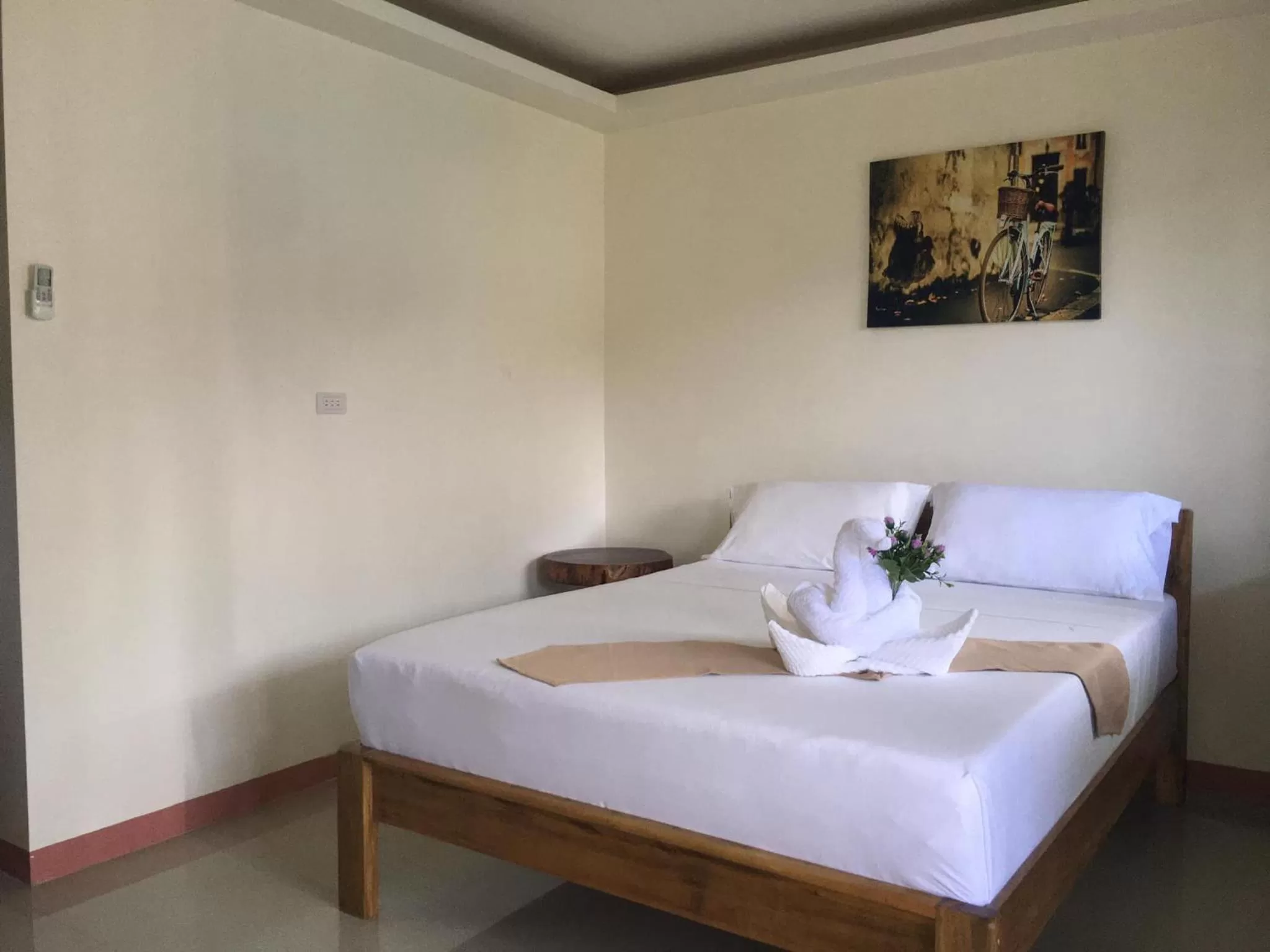 Bed in Aloha Seaside Resort