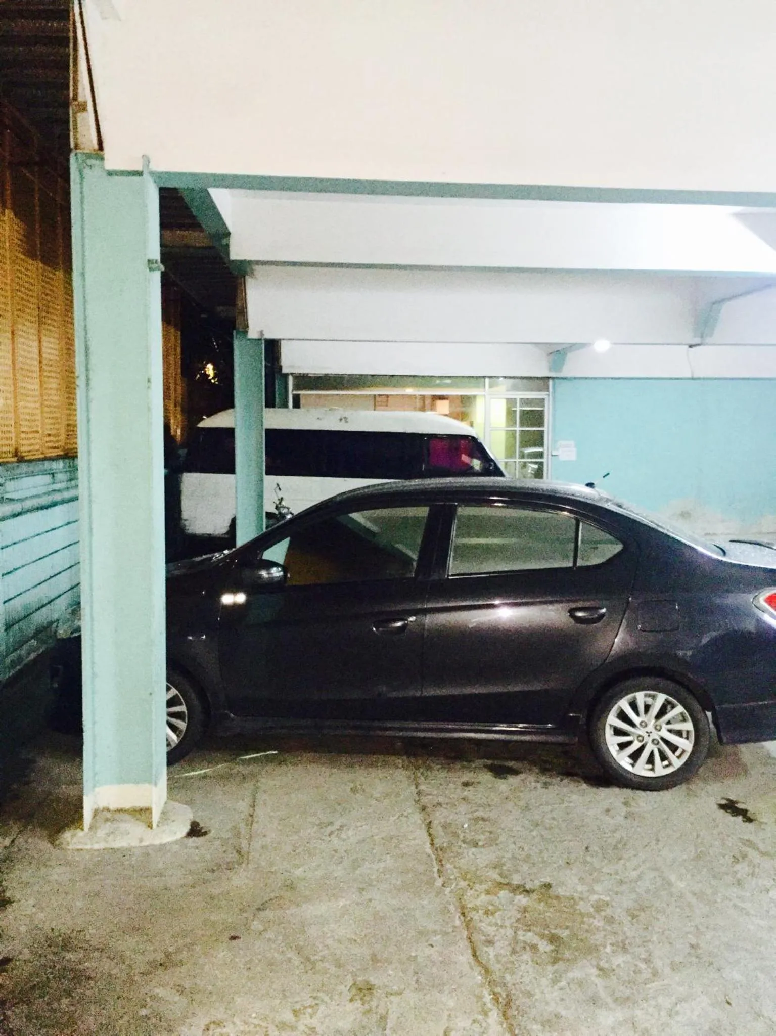 Area and facilities in Mall Suites Hotel