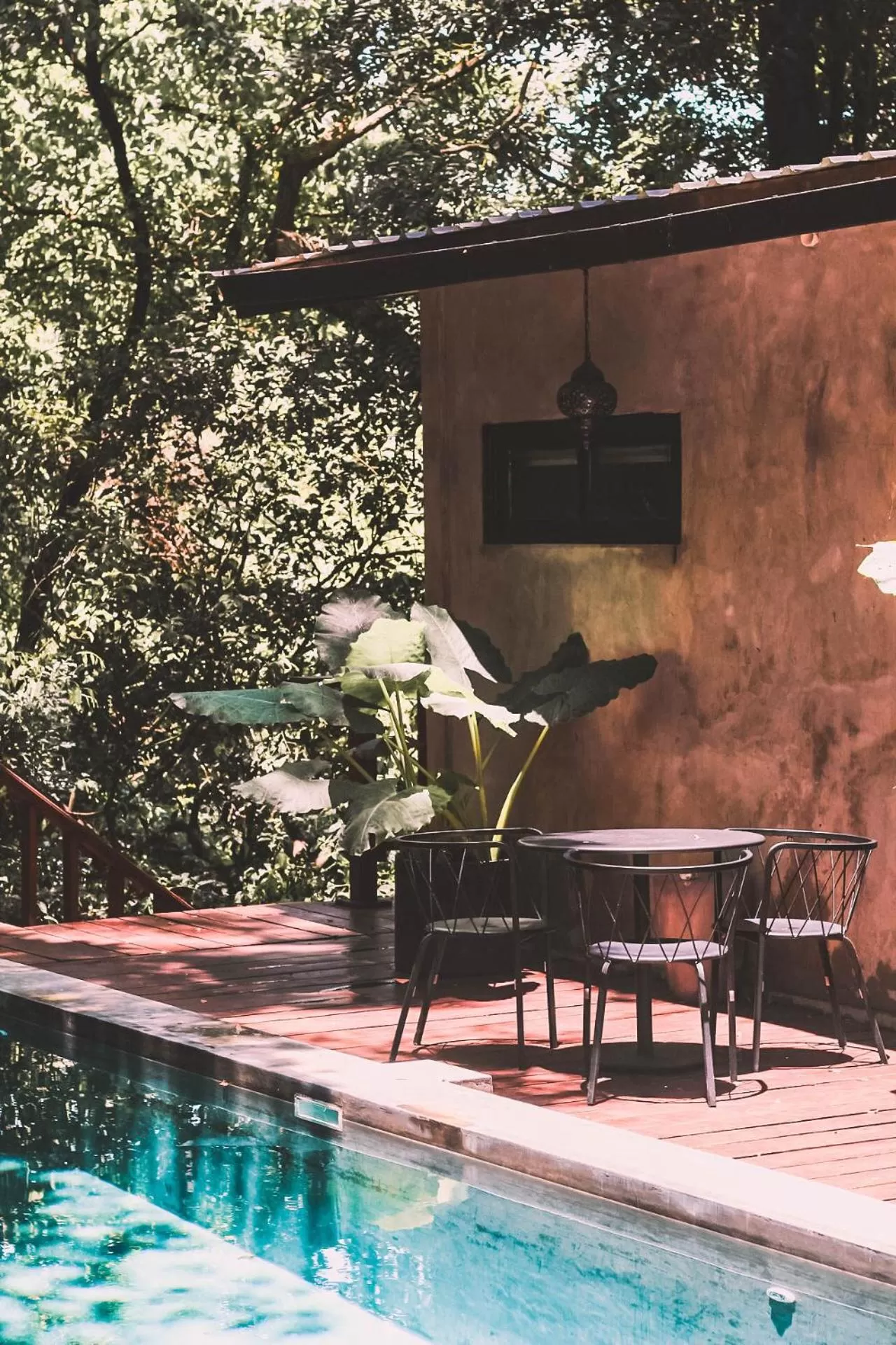 Seating area in Saboga Lodge