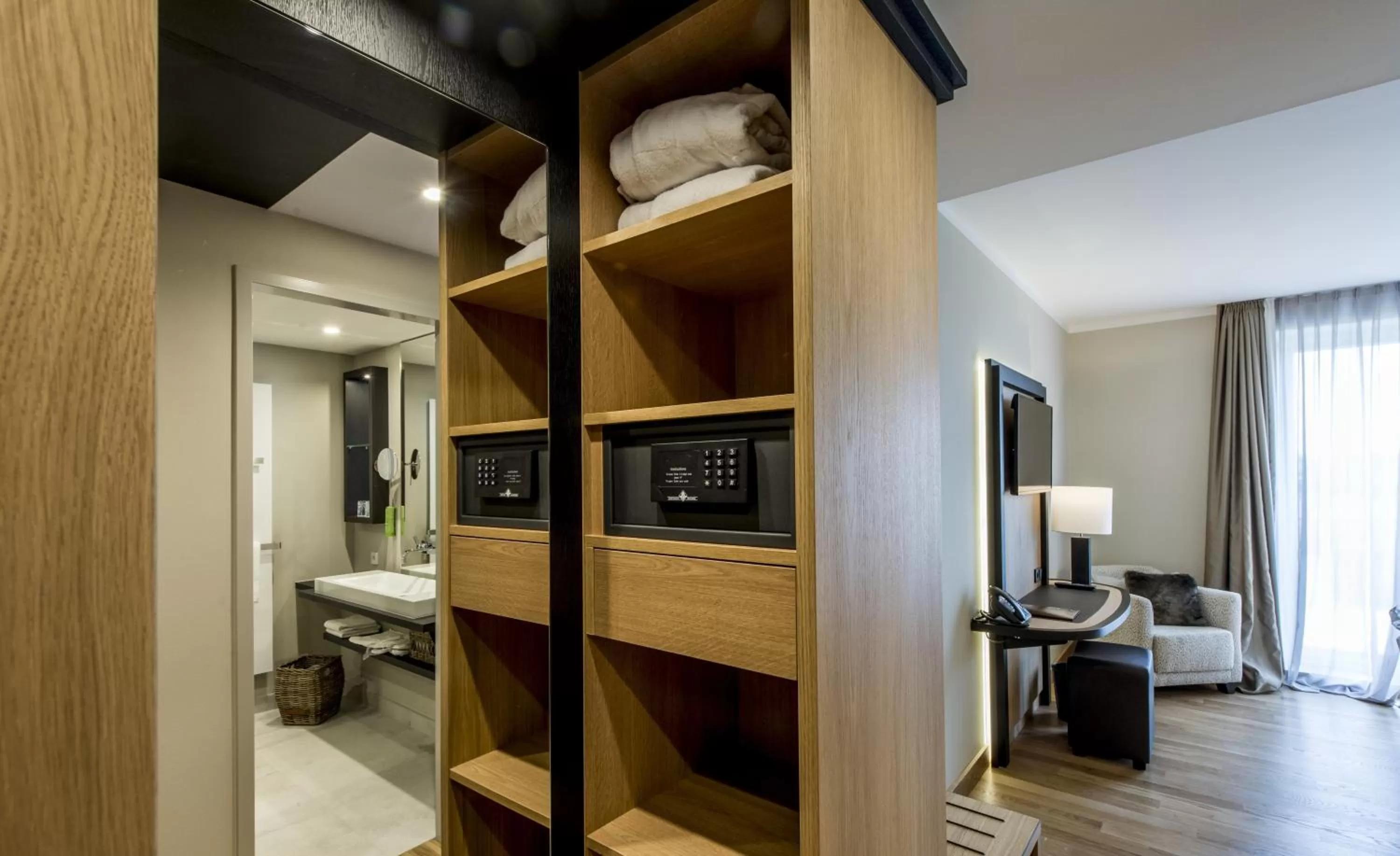 Photo of the whole room, Bed in Hofhotel Grothues-Potthoff