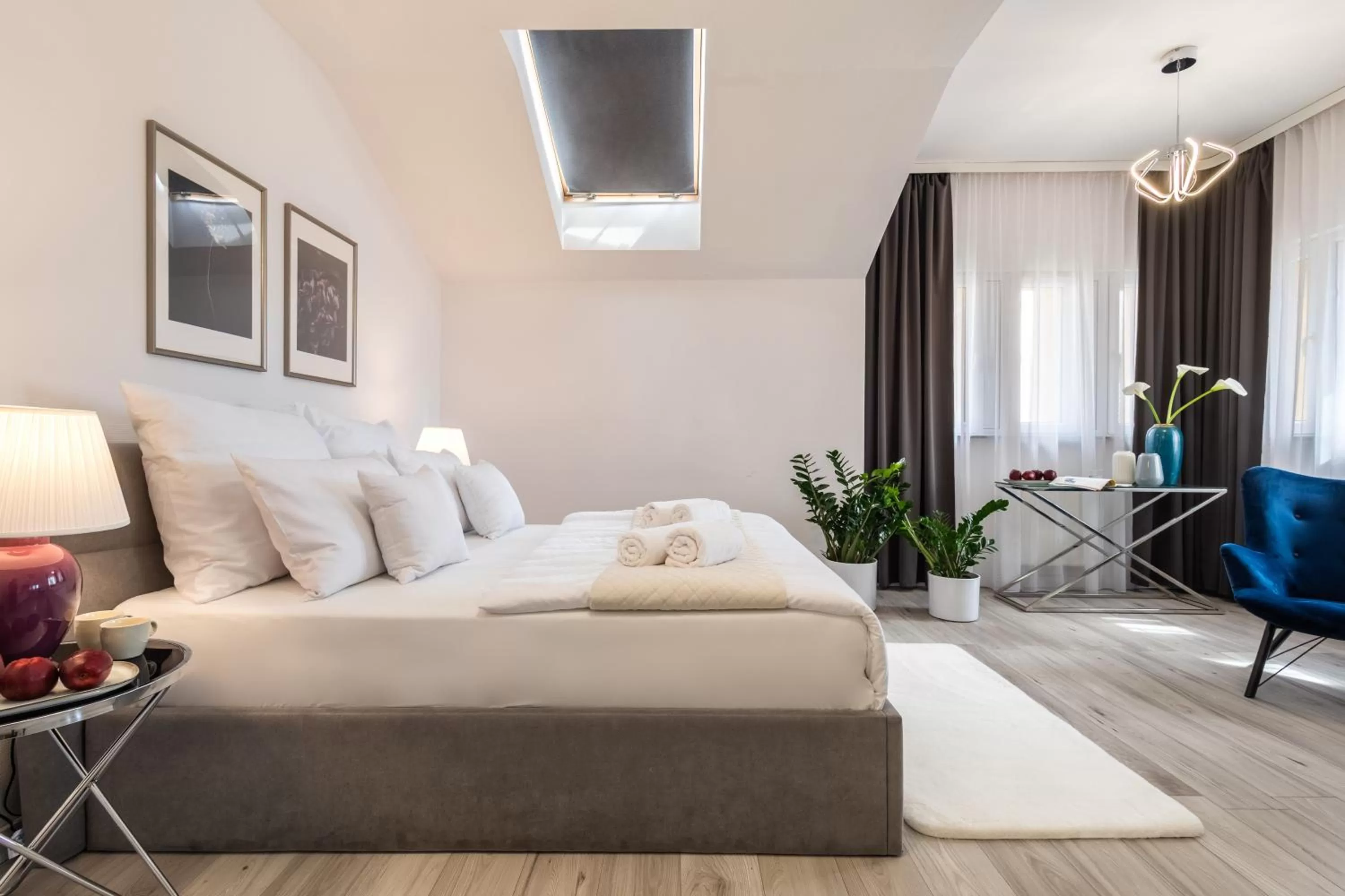 Bed in Hotel Sofia by The Railway Station Wroclaw