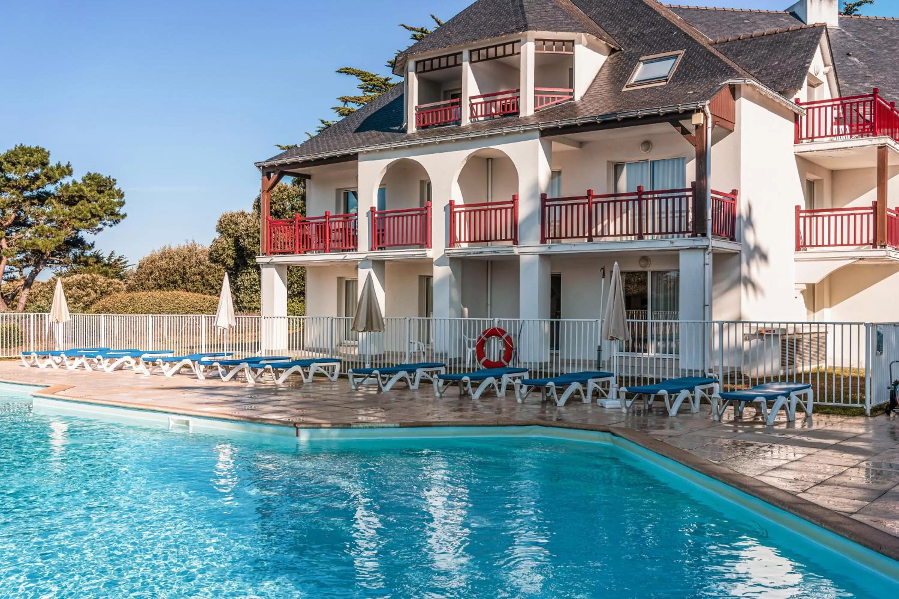 Property building in Résidence Pierre & Vacances Premium Le Domaine de Cramphore