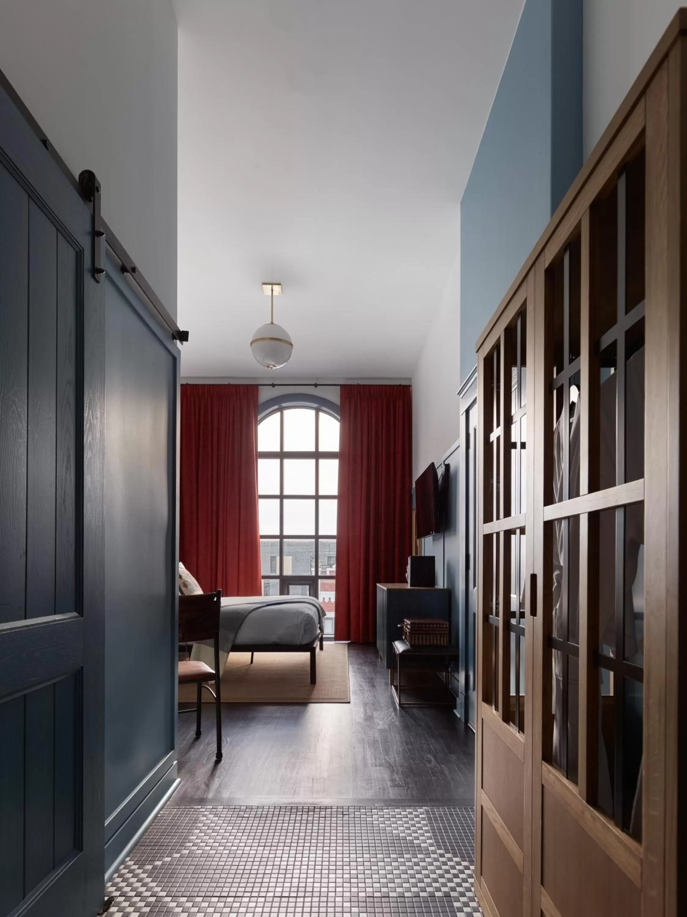 Photo of the whole room, Bed in The Chicago Hotel Collection Wrigleyville