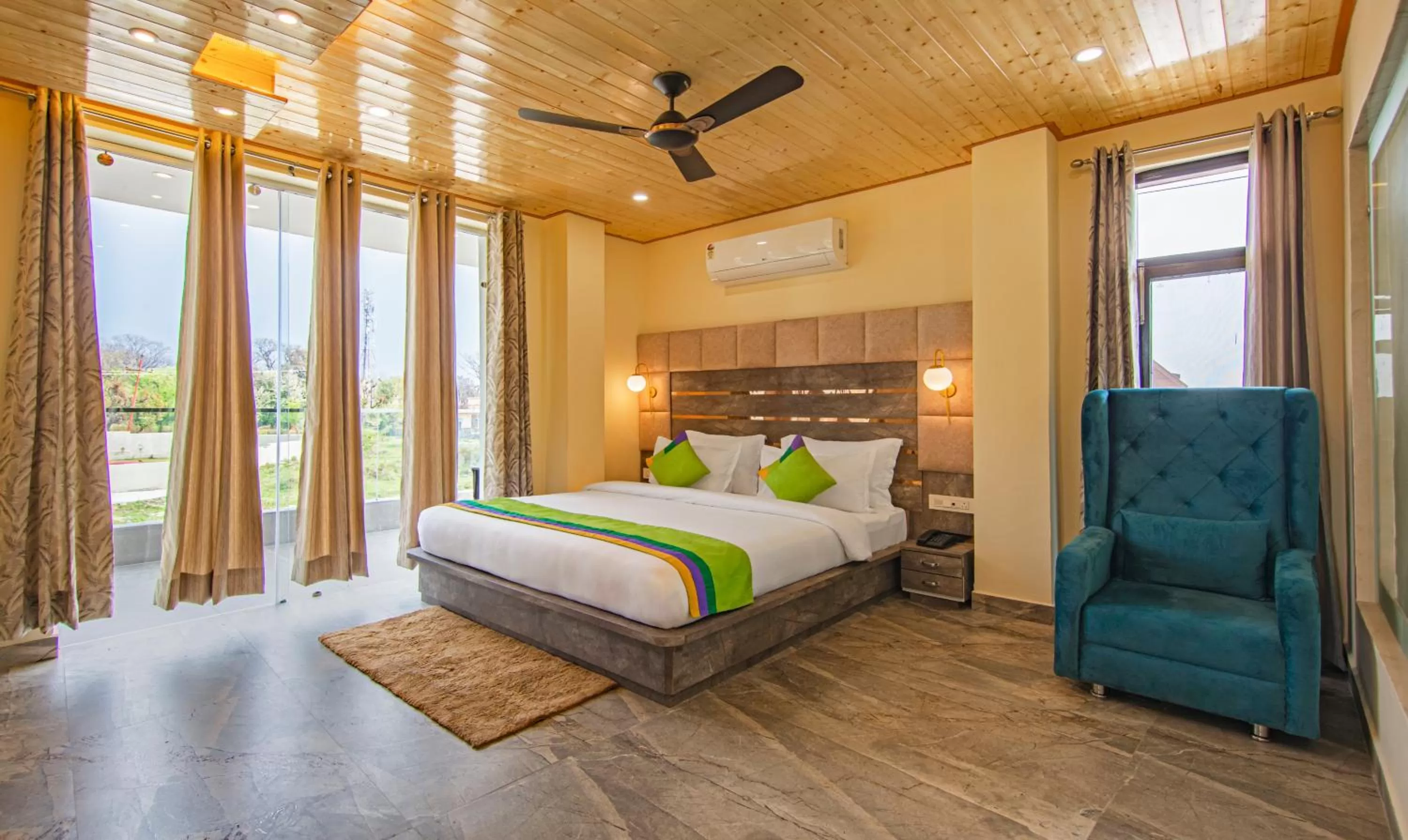 Bedroom, Bed in Treebo Ortus Residency