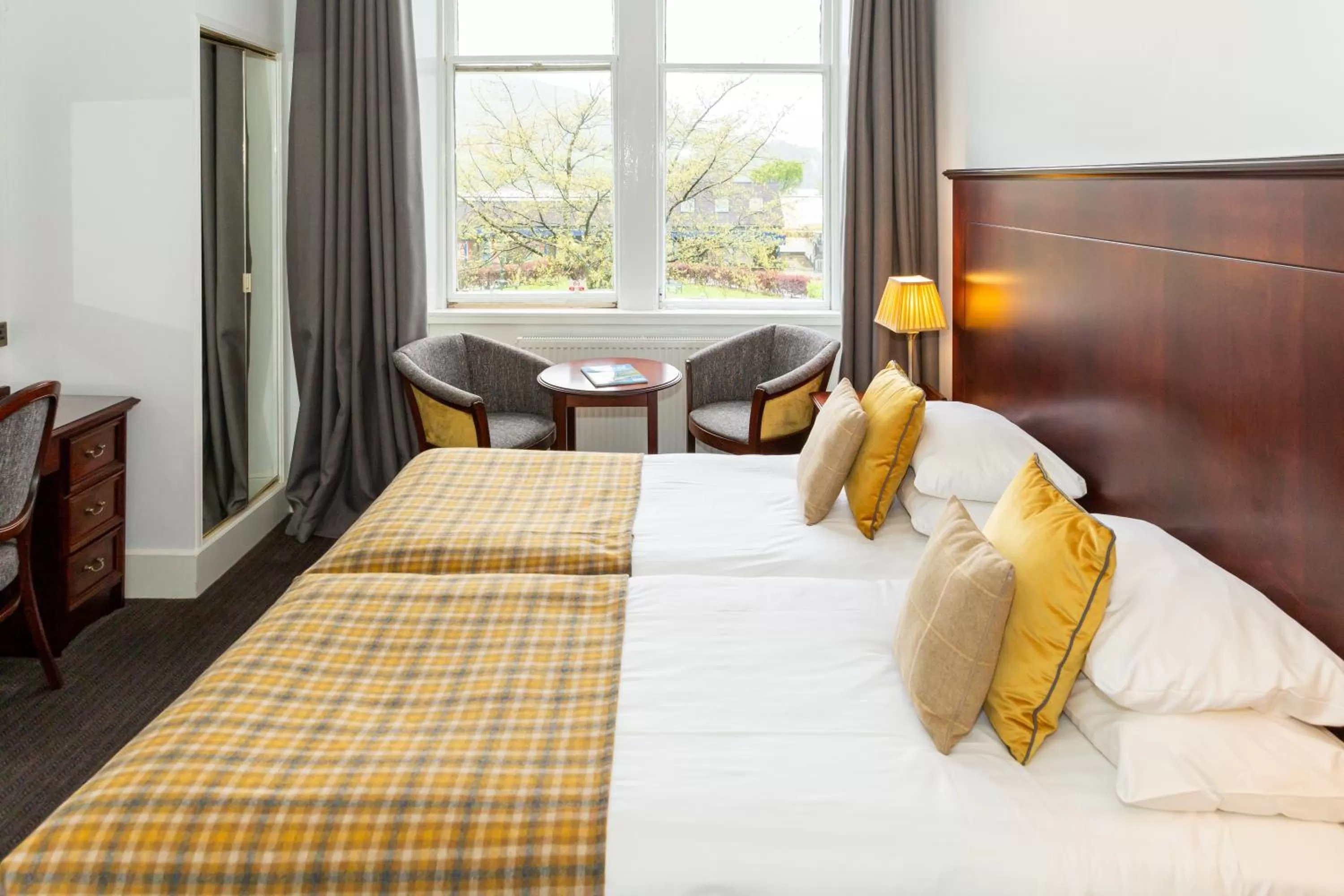 Bedroom, Bed in Alexandra Hotel