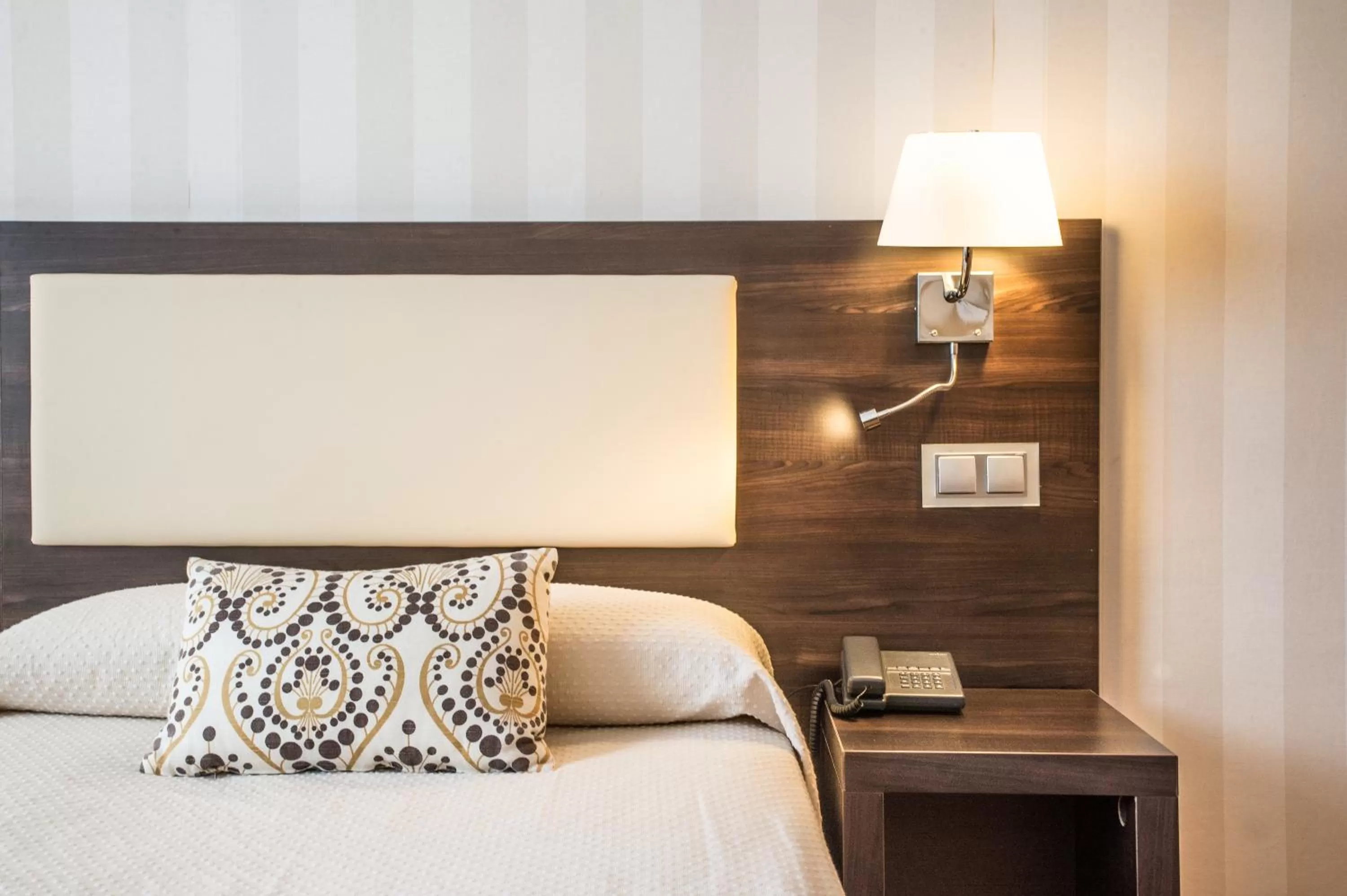 Decorative detail, Bed in Hospedium Hotel Triana