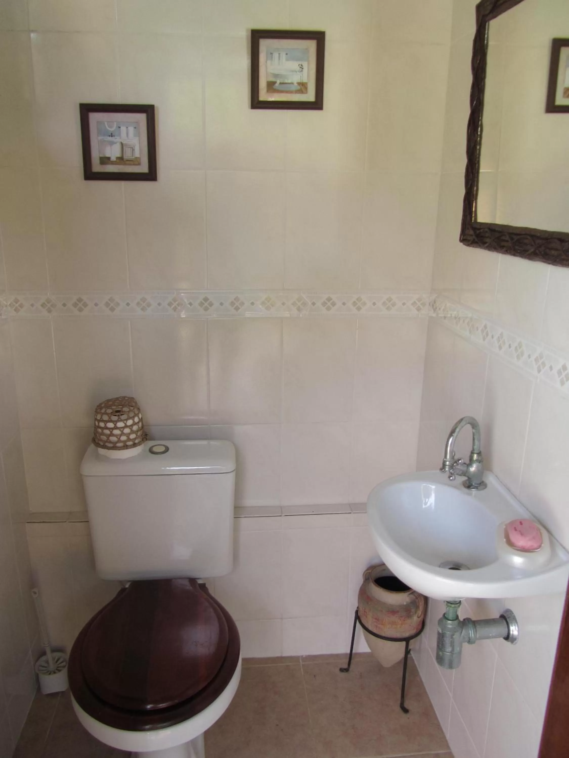 Bathroom in O Veleiro Bed and Breakfast